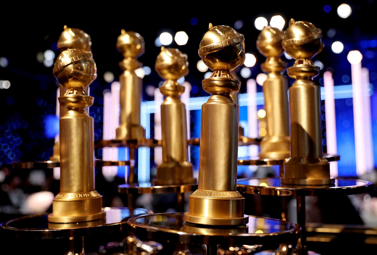 Trofeos de los Globos de Oro en la 79ª edición de los Golden Globes, el 9 de enero de 2022, en Beverly Hills, California. | Fuente: Getty Images