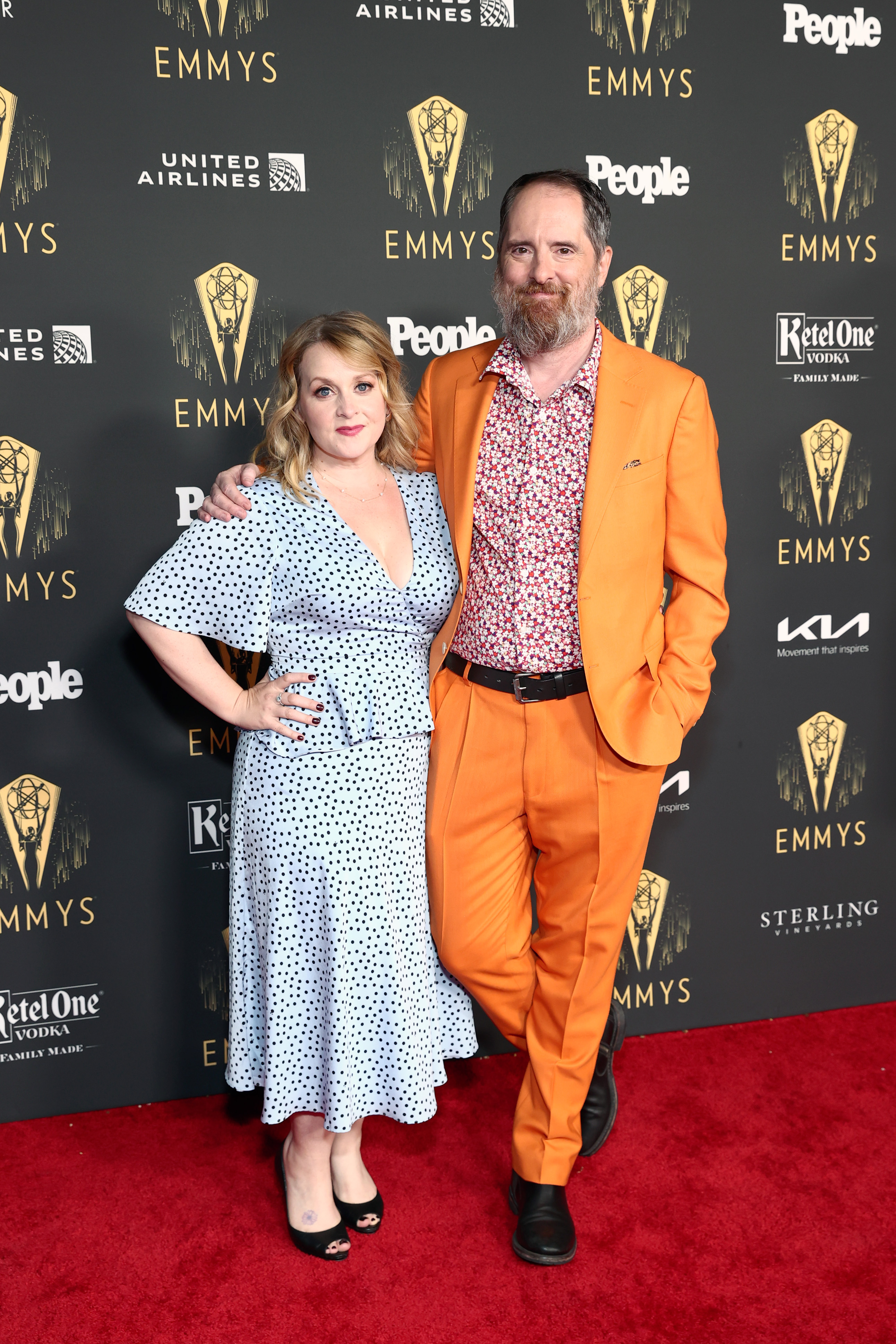 Shannon Nelson y Brendan Hunt asisten a la recepción de la Academia de Televisión para honrar a los nominados al 73º Premio Emmy en la Academia de Televisión el 17 de septiembre de 2021, en Los Ángeles, California. | Foto: Getty Images