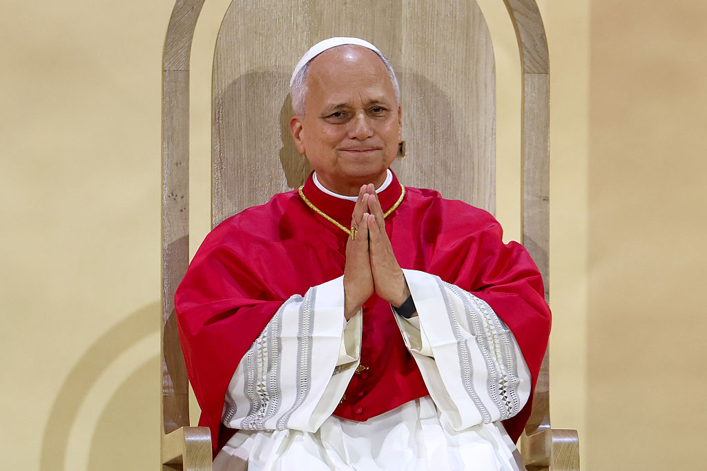 El papa León XIV dirige una vigilia de oración con jóvenes en el Stade de France el 25 de septiembre en Saint-Denis, un suburbio al norte de París, Francia. | Fuente: Getty Images