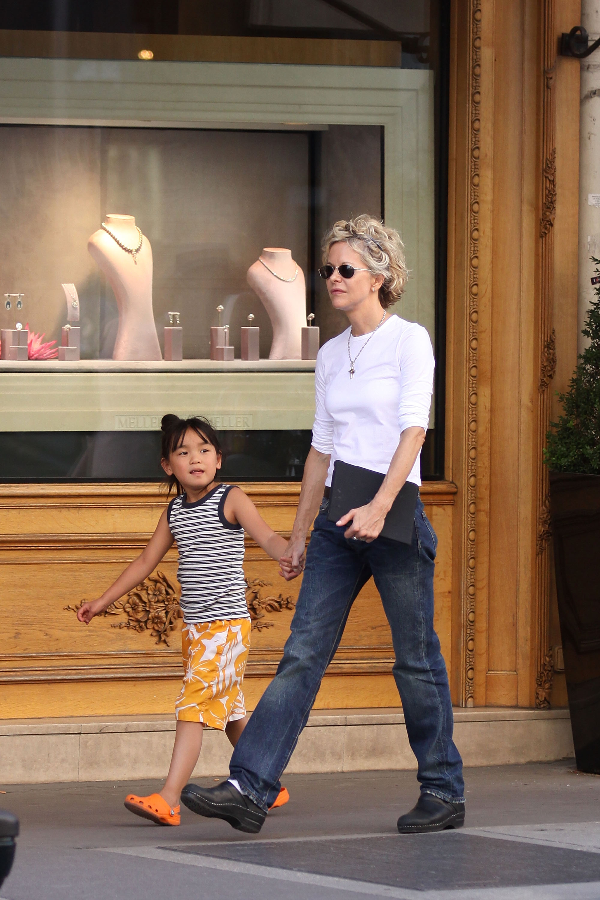 Meg Ryan y Daisy True son vistas en París, Francia, el 4 de julio de 2011 | Fuente: Getty Images