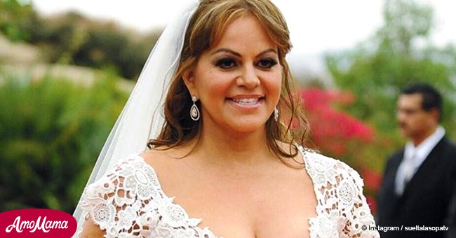 Foto de la difunta Jenni Rivera en traje de novia crea controversia y algunos fans se ponen groseros
