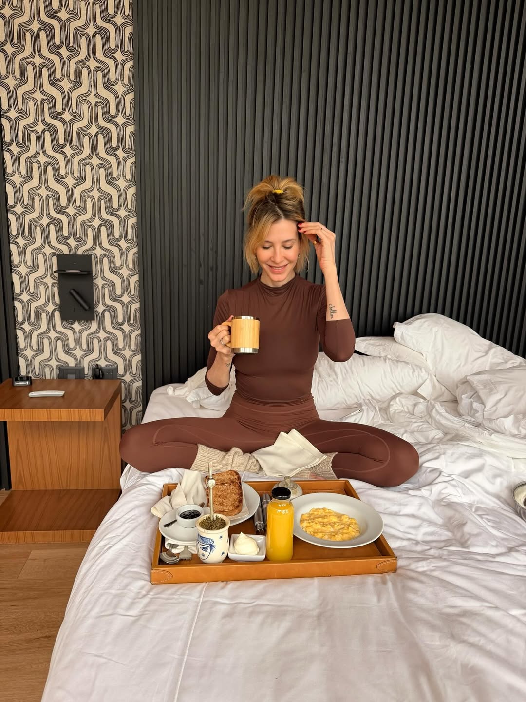Guillermina Valdes disfruta de un desayuno en sus vacaciones en Villa La Angostura | Fuente: Instagram/guillevaldes1