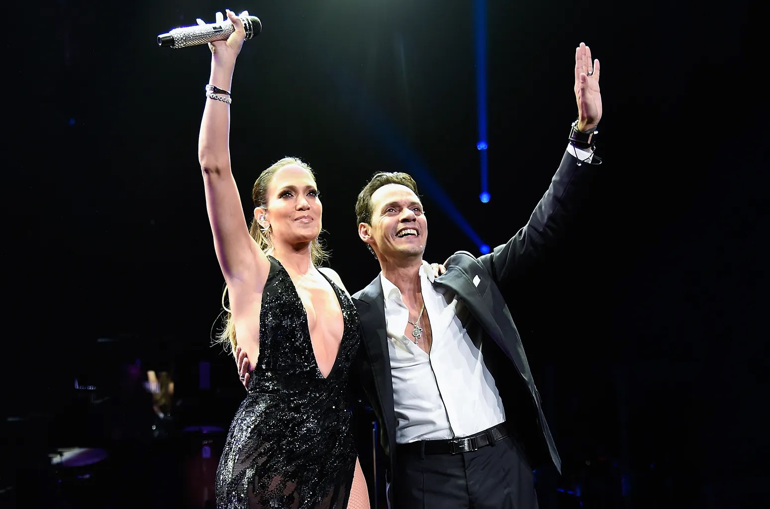 Jennifer Lopez y Marc Anthony se reunieron en el escenario de los Latin Grammy de 2016, donde él recibió el reconocimiento a Persona del Año. Su actuación incluyó el dueto "Olvídame y Pega la Vuelta", popularizado originalmente por Pimpinela. | Fuente: Instagram
