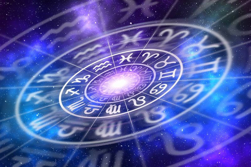 Ruedas de signos del zodiaco. | Foto: Shutterstock