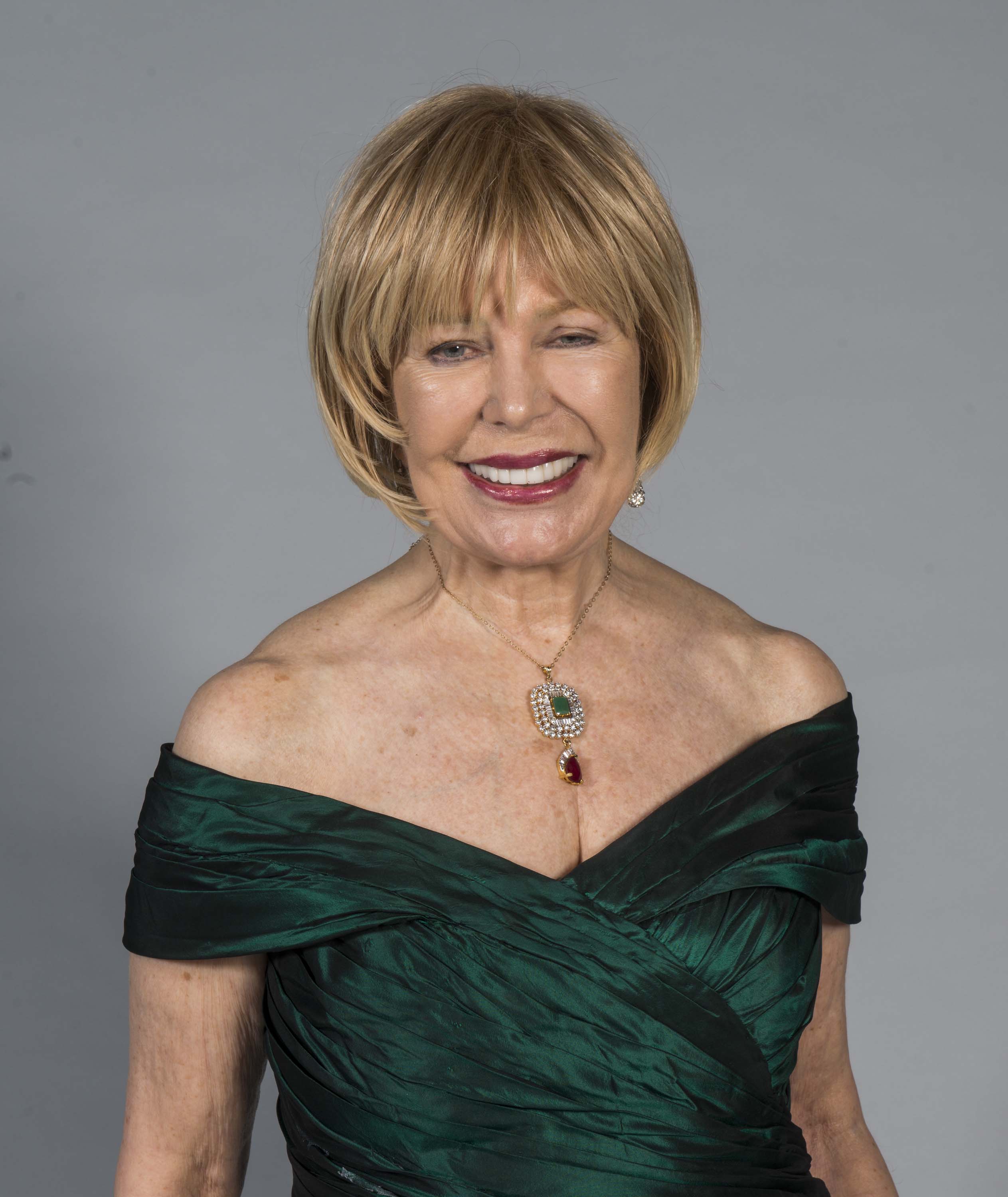 Loretta Swit dijo una vez que las mujeres mayores pueden elegir ponerse lo que quieran siempre que luzcan bien. | Fuente: Getty Images