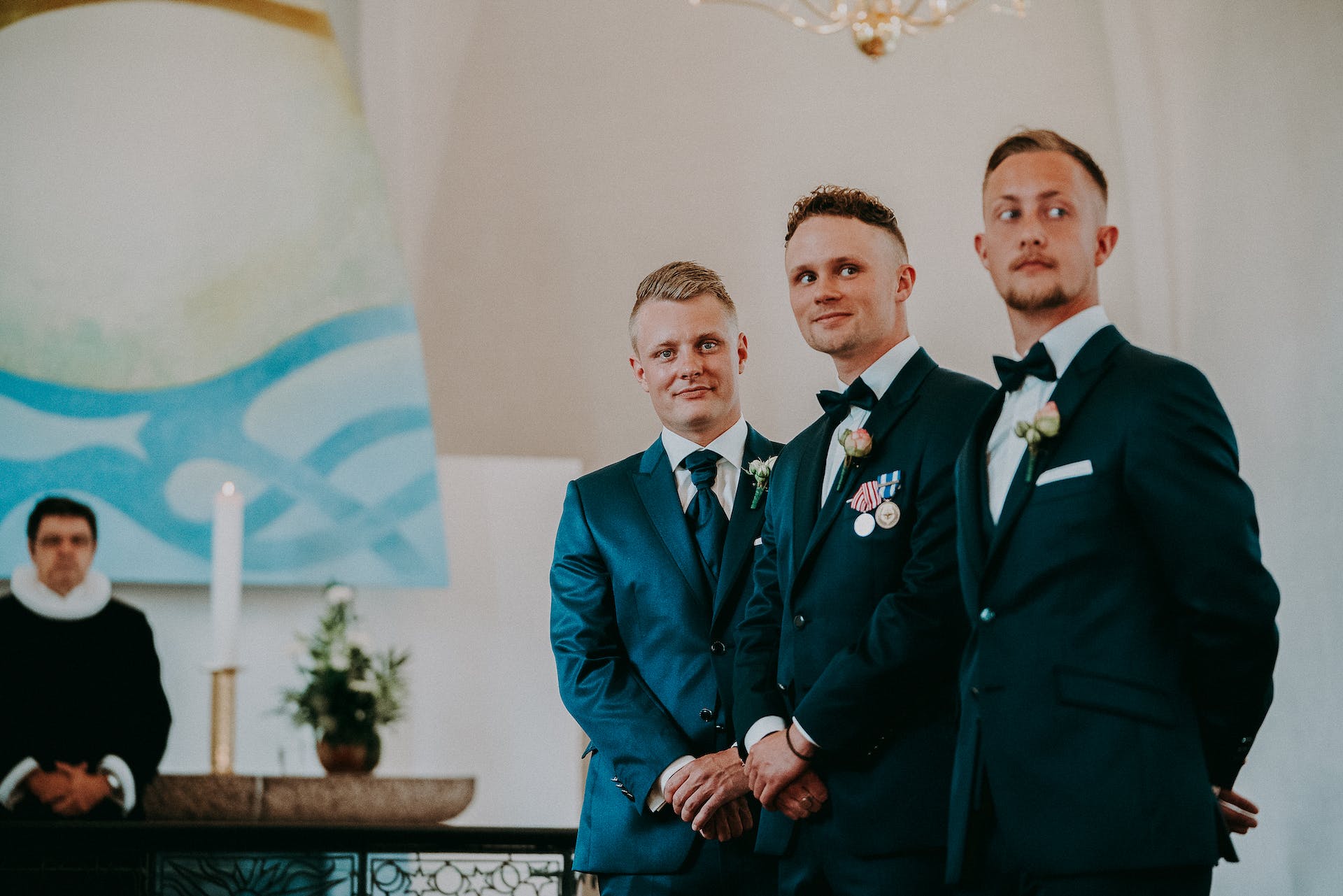 Grupo de padrinos de boda | Foto: Pexels