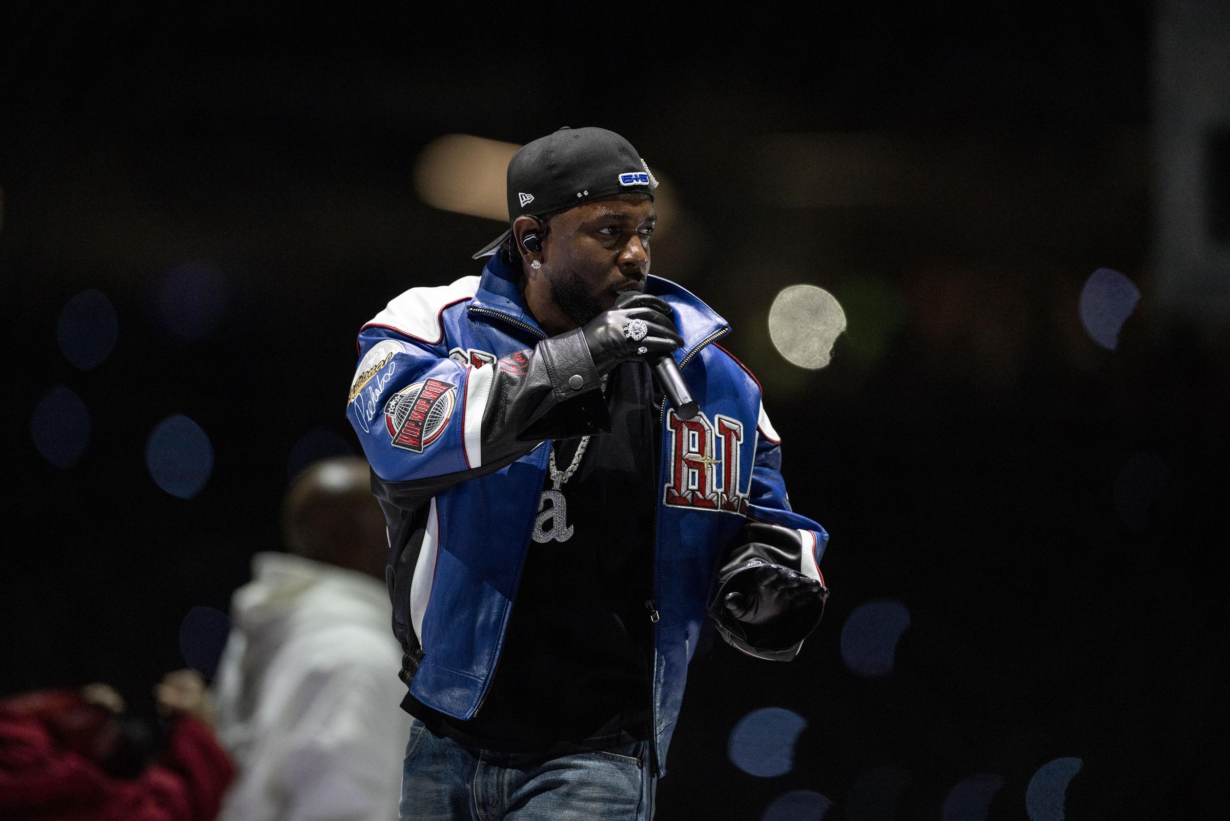 Kendrick Lamar actúa en el descanso del Super Bowl LIX el 9 de febrero de 2025 | Fuente: Getty Images