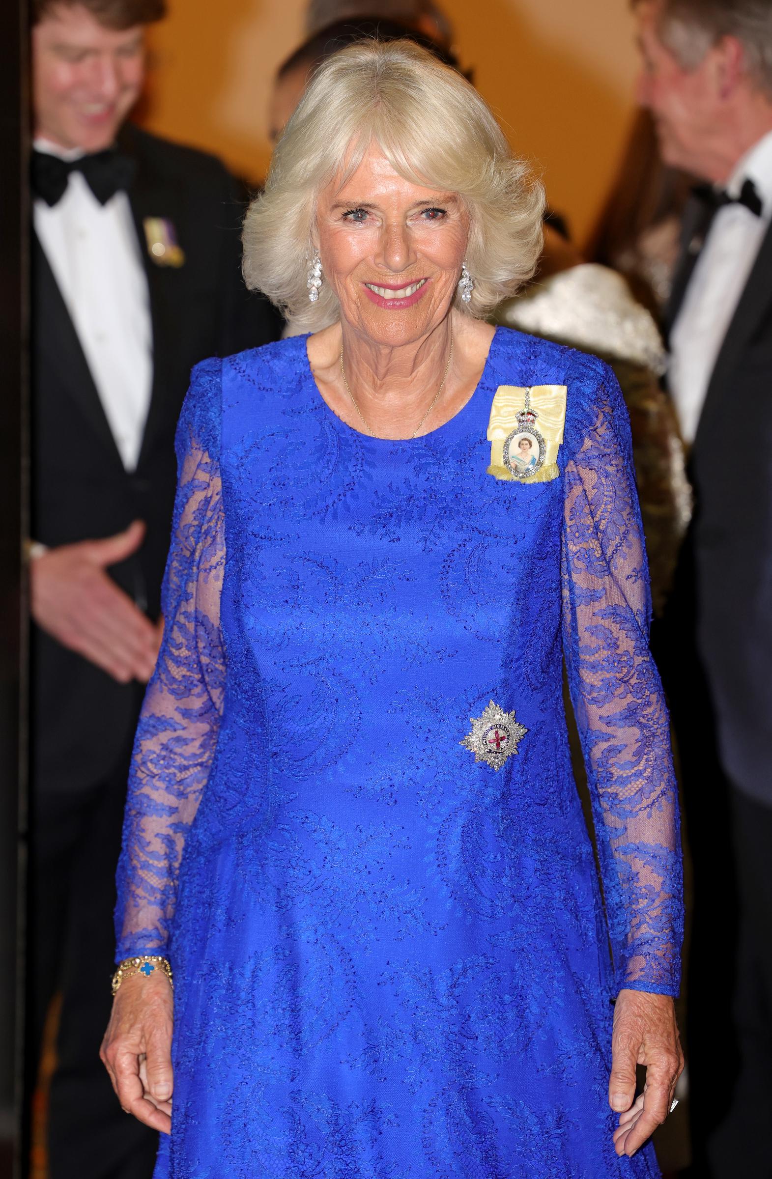 Camilla, duquesa de Cornualles, llega a la Cena de Jefes de Gobierno de la Commonwealth en el Hotel Marriott de Kigali, Ruanda, el 24 de junio de 2022 | Fuente: Getty Images