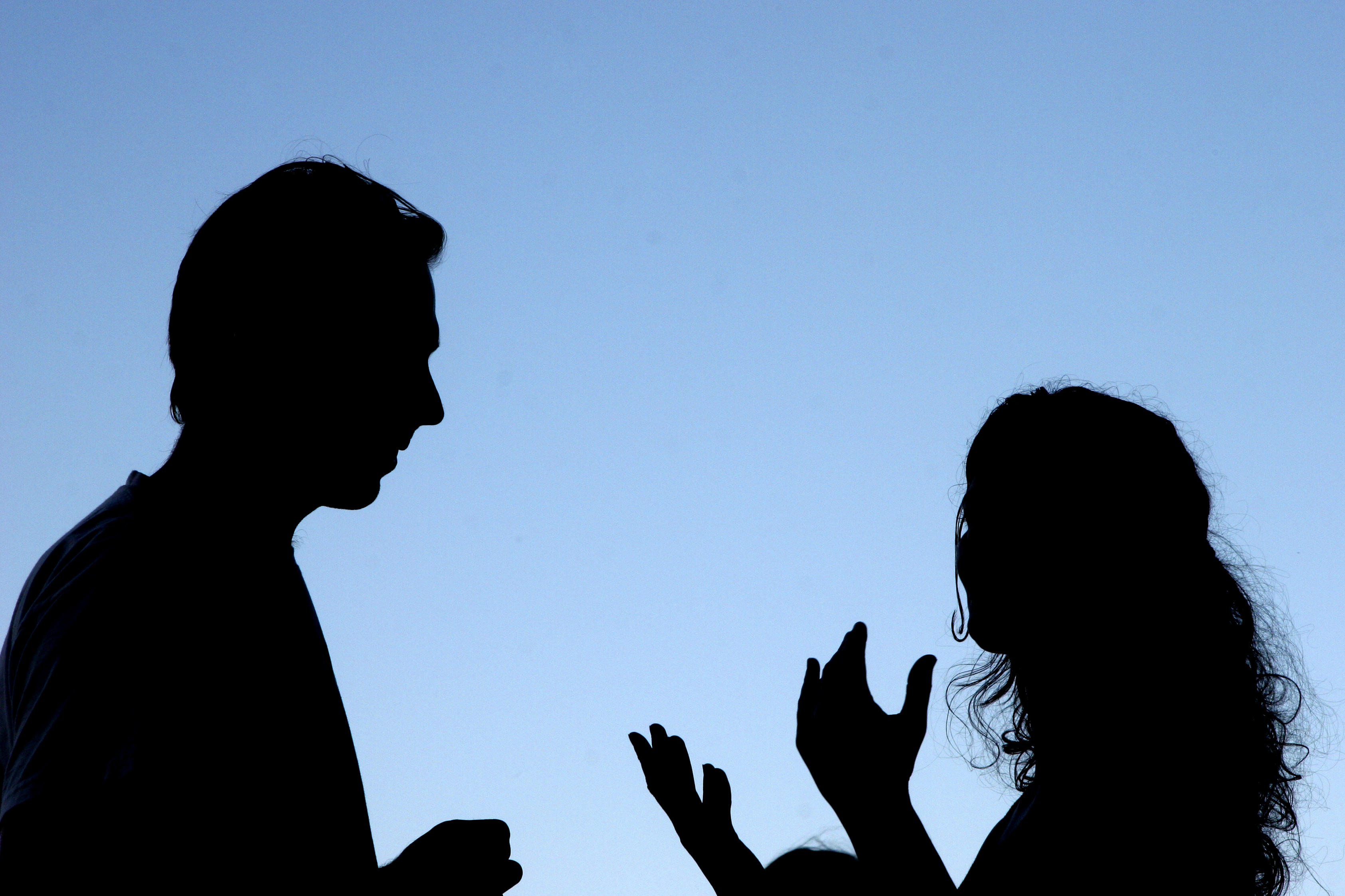 Un hombre y una mujer discutiendo | Fuente: Getty Images