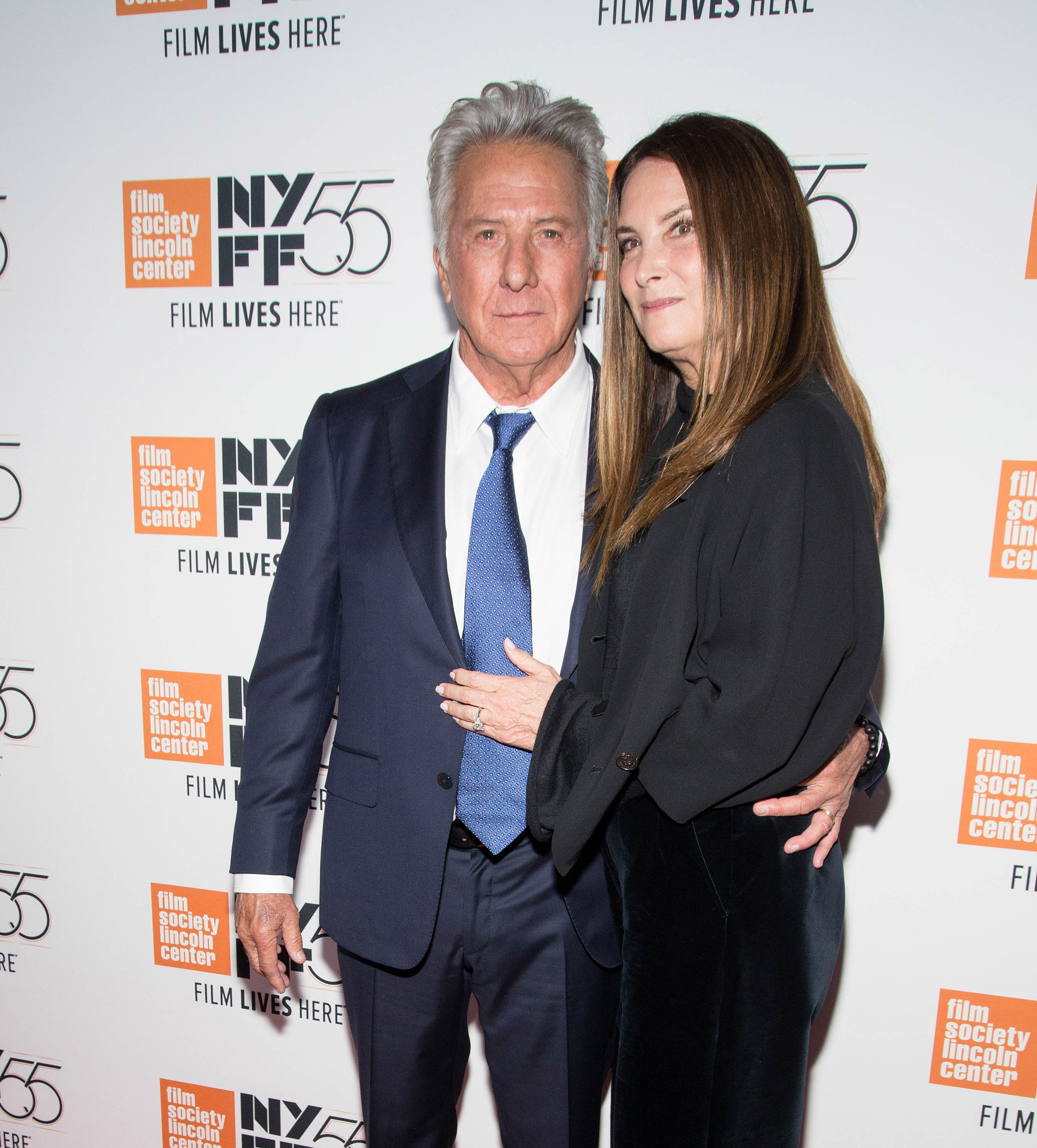 Dustin Hoffman y Lisa Hoffman en la proyección de "The Meyerowitz Stories" en la 55ª edición del Festival de Cine de Nueva York el 1 de octubre de 2017. | Foto: Getty Images