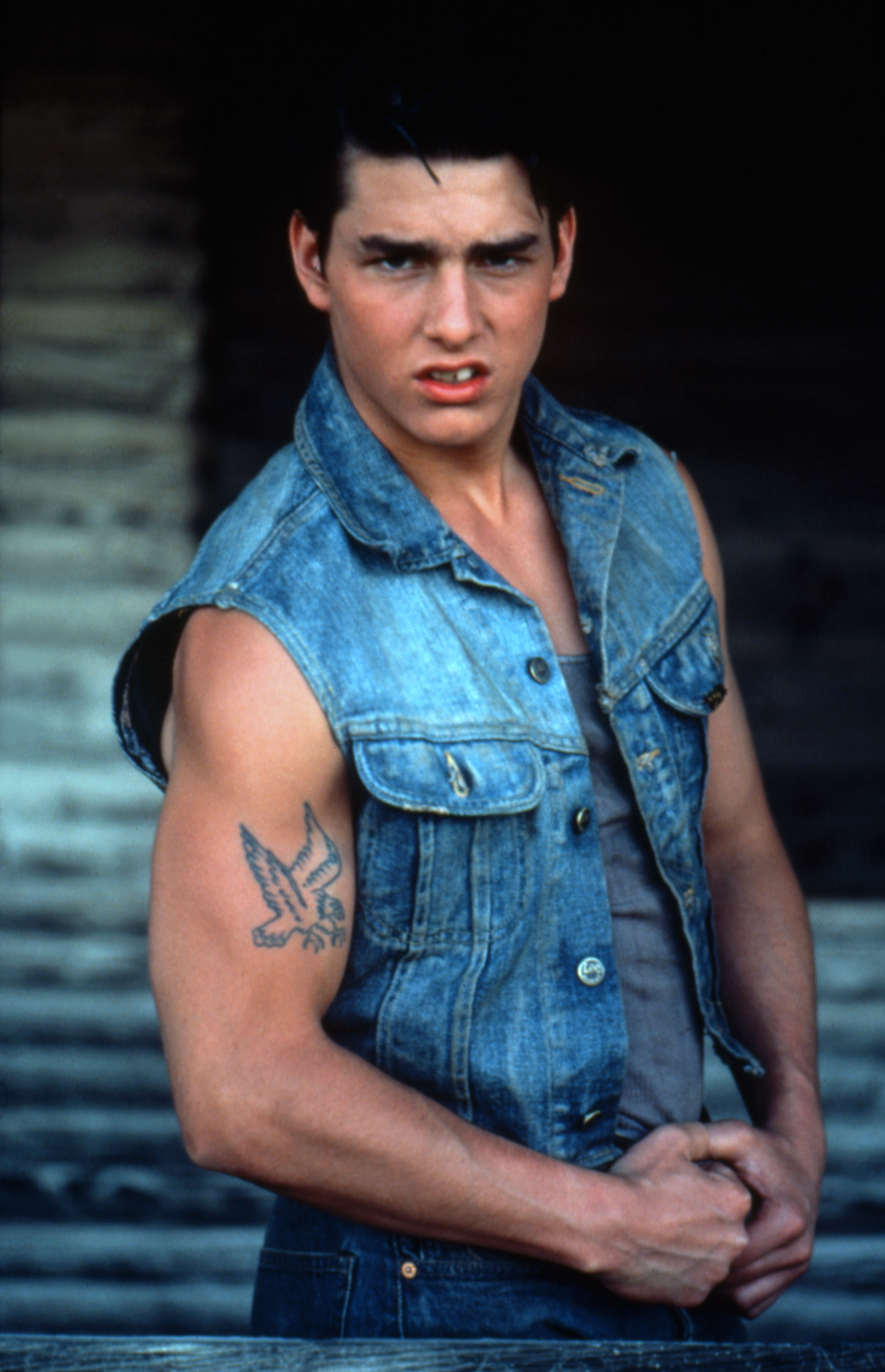 Tom Cruise en el plató de "The Outsiders" el 1 de enero de 1983. | Fuente: Getty Images