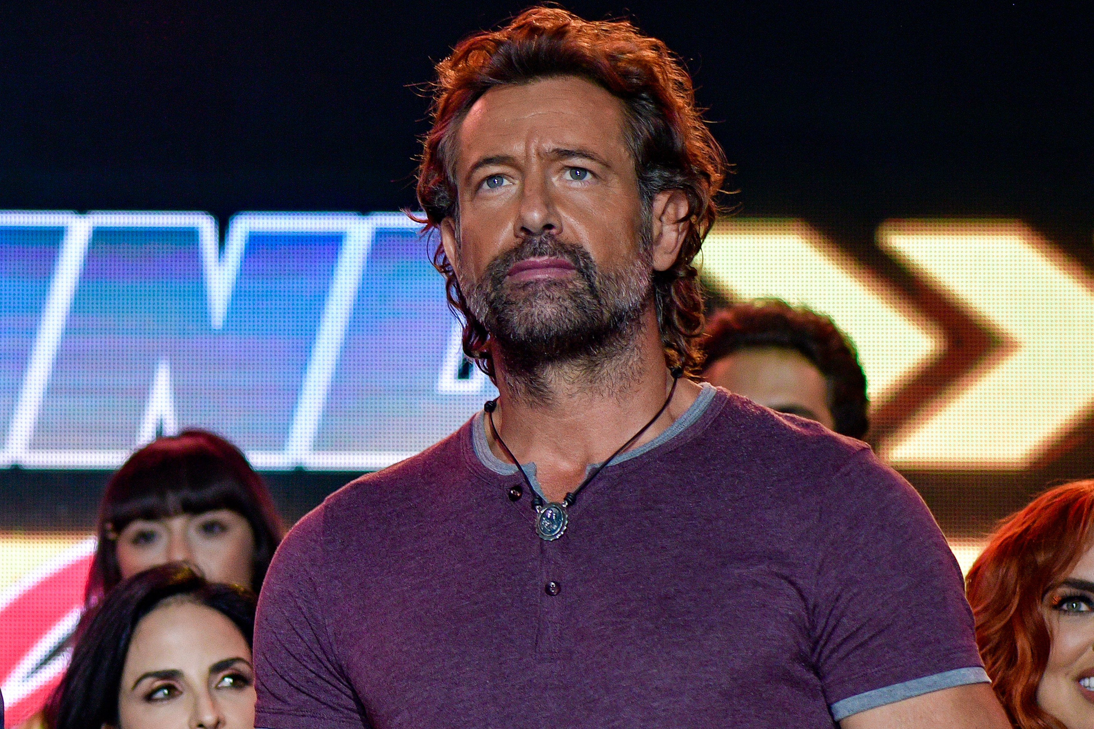 Gabriel Soto en el evento de presentación del programa de televisión “Mi Camino es Amarte” en el Estadio Azteca el 3 de noviembre de 2022 en la Ciudad de México, México.