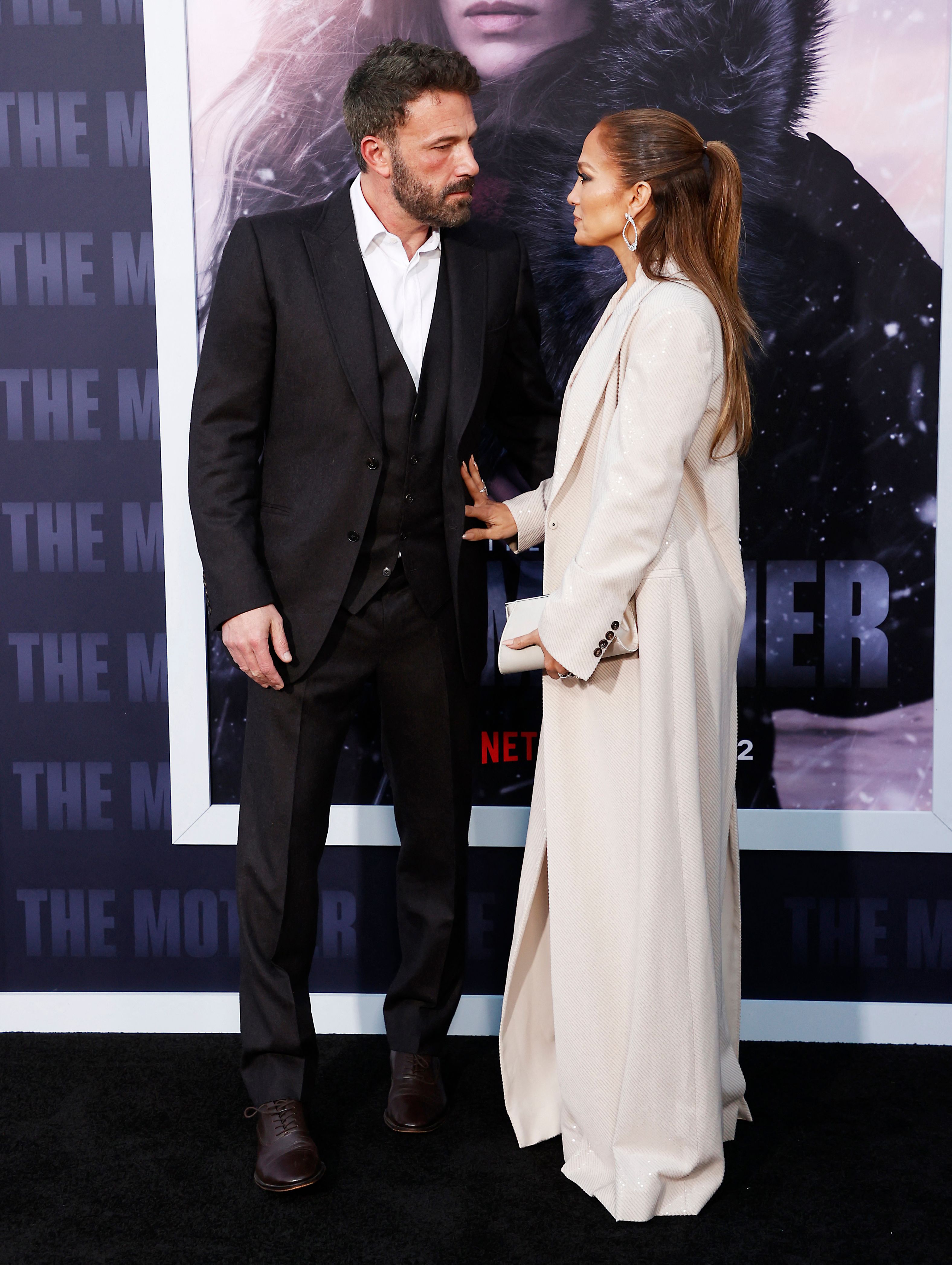 Ben Affleck y Jennifer Lopez en el estreno de "The Mother", el 10 de mayo de 2023, en Los Ángeles, California. | Foto: Getty Images