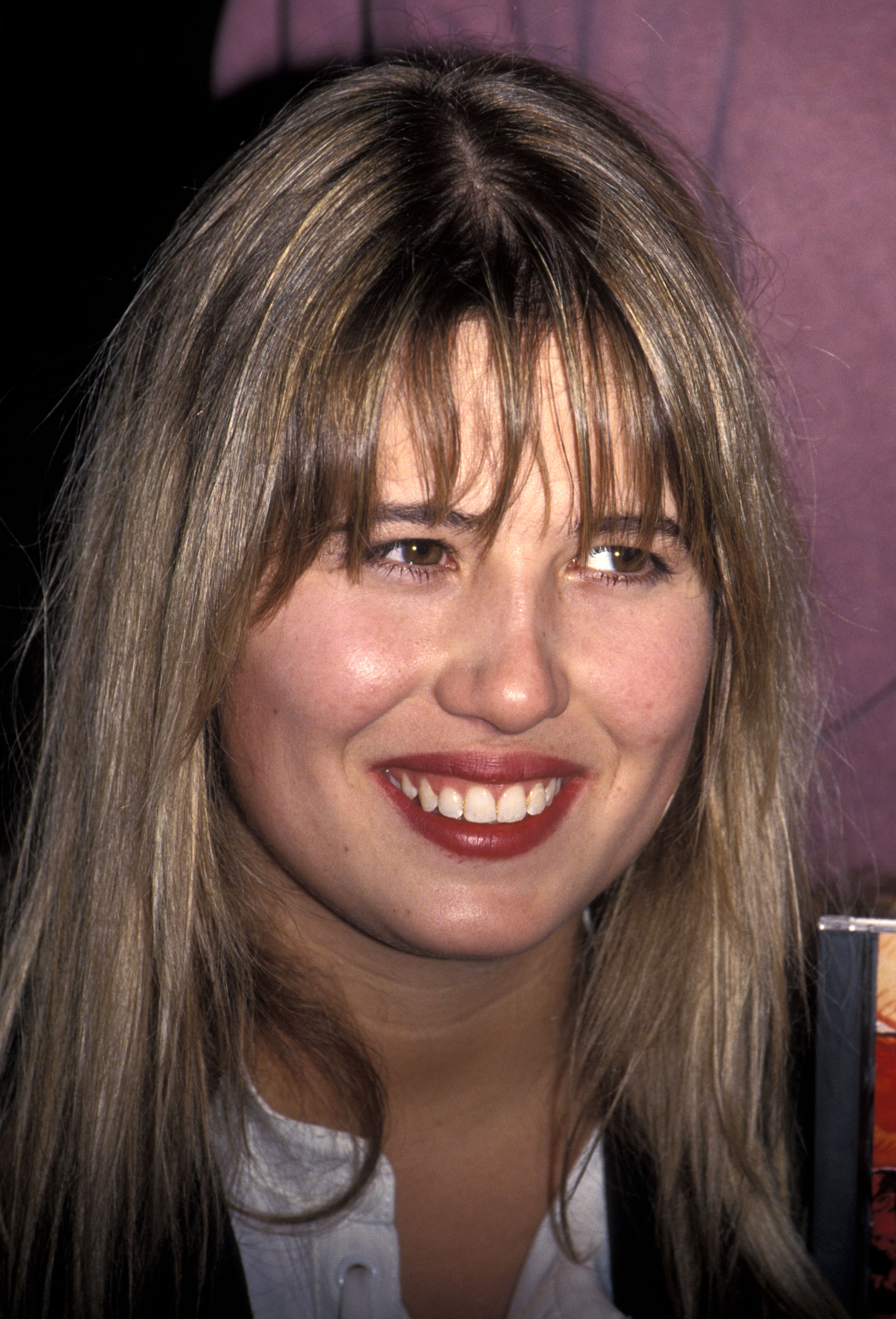 Chastity Bono en la celebración de la gran inauguración de los grandes almacenes Bullock's el 13 de noviembre de 1993 en Woodland Hills, California | Fuente: Getty Images