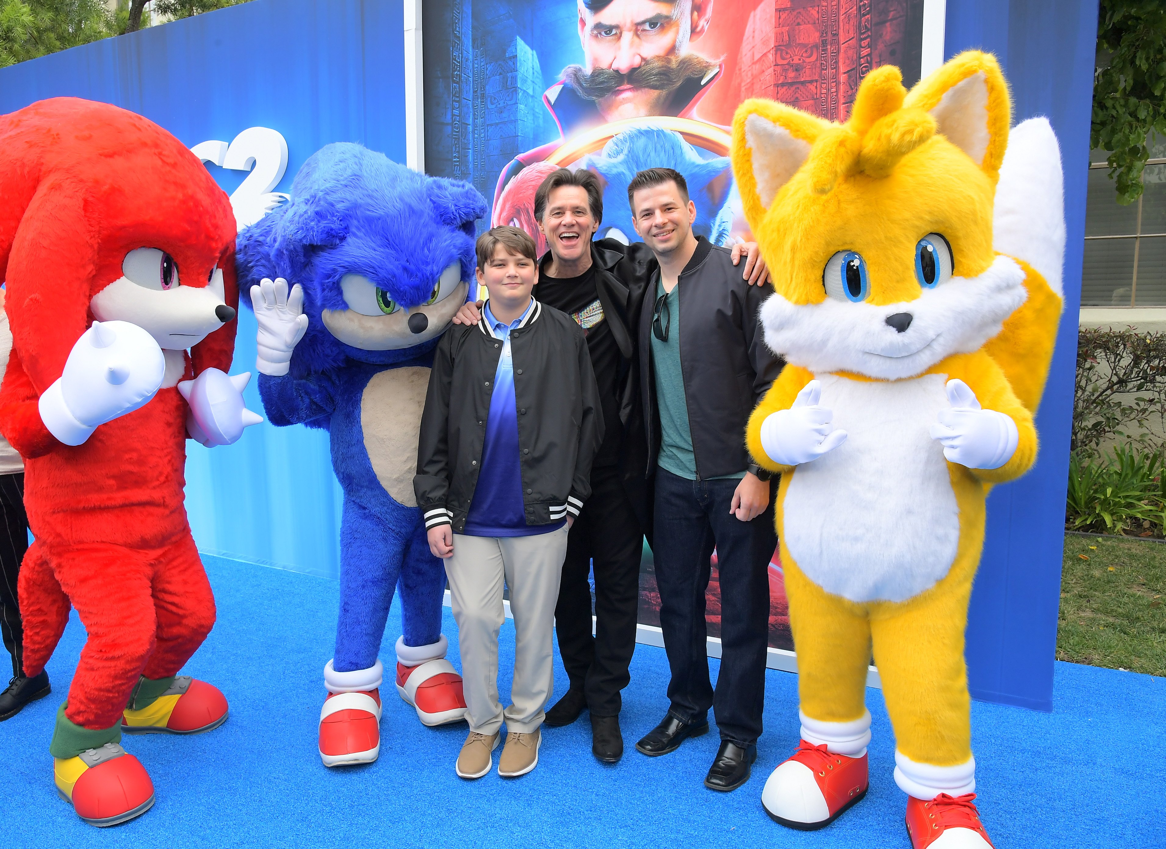 Jackson Carrey, Jim Carrey y Chase Bordelon asisten al Día de la Familia de "Sonic the Hedgehog 2" en Paramount Pictures Studios Lot, el 02 de abril de 2022. | Foto: Getty Images