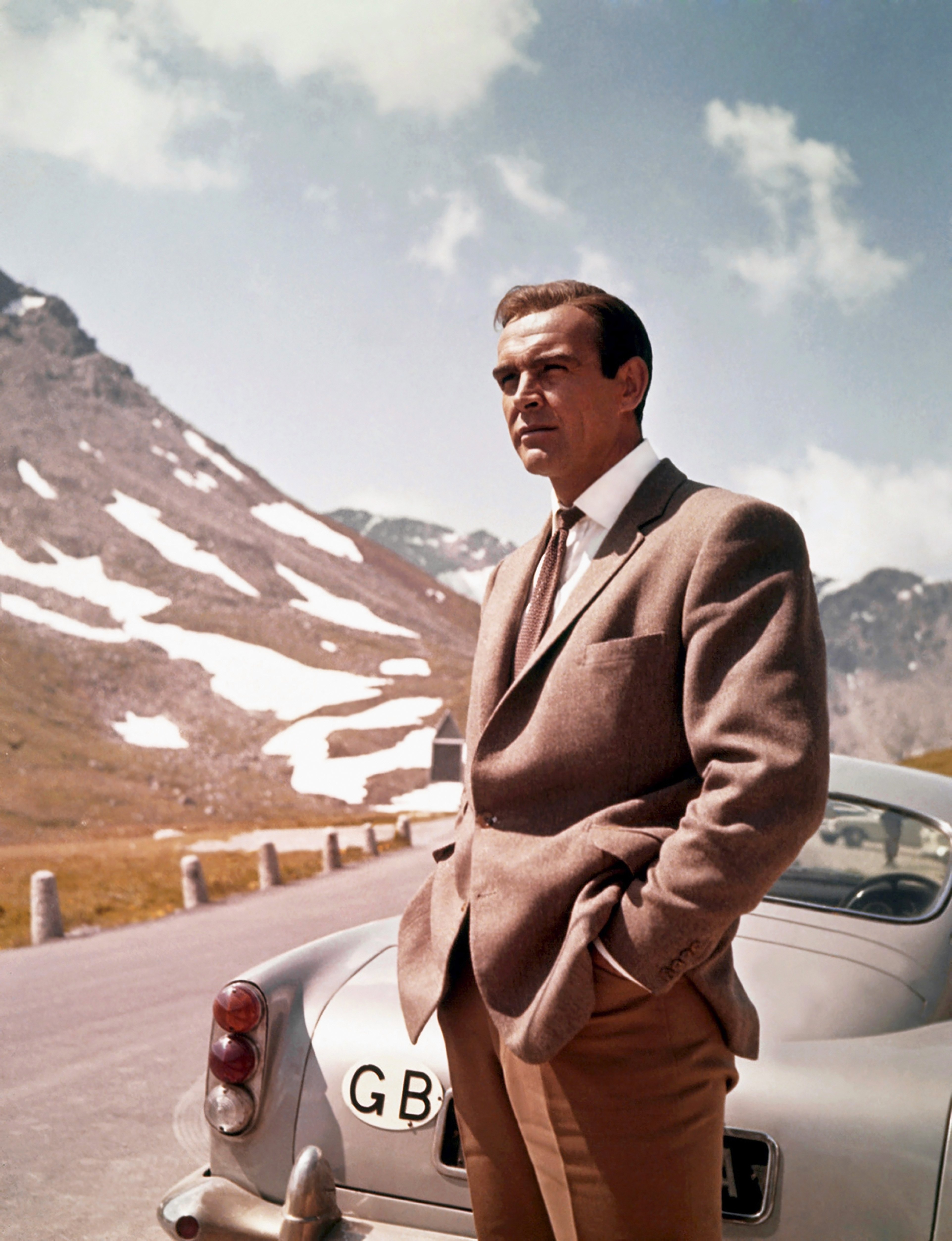 El actor Sean Connery en una escena de la película de United Artists "Goldfinger" en 1964. | Foto: Getty Images