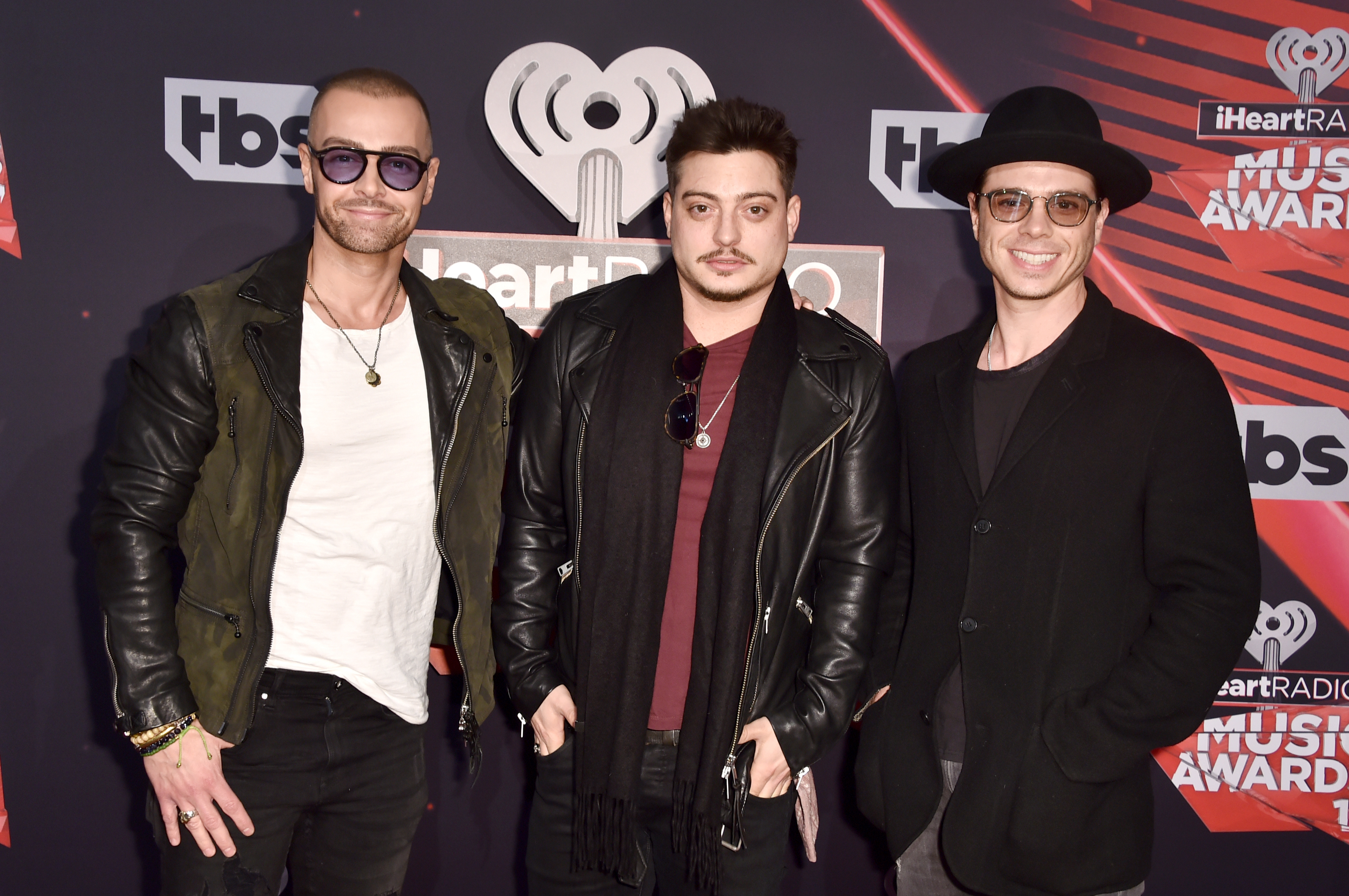 Joey, Andrew y Matthew Lawrence asisten a los iHeartRadio Music Awards 2017 el 5 de marzo de 2017, en Inglewood, California.