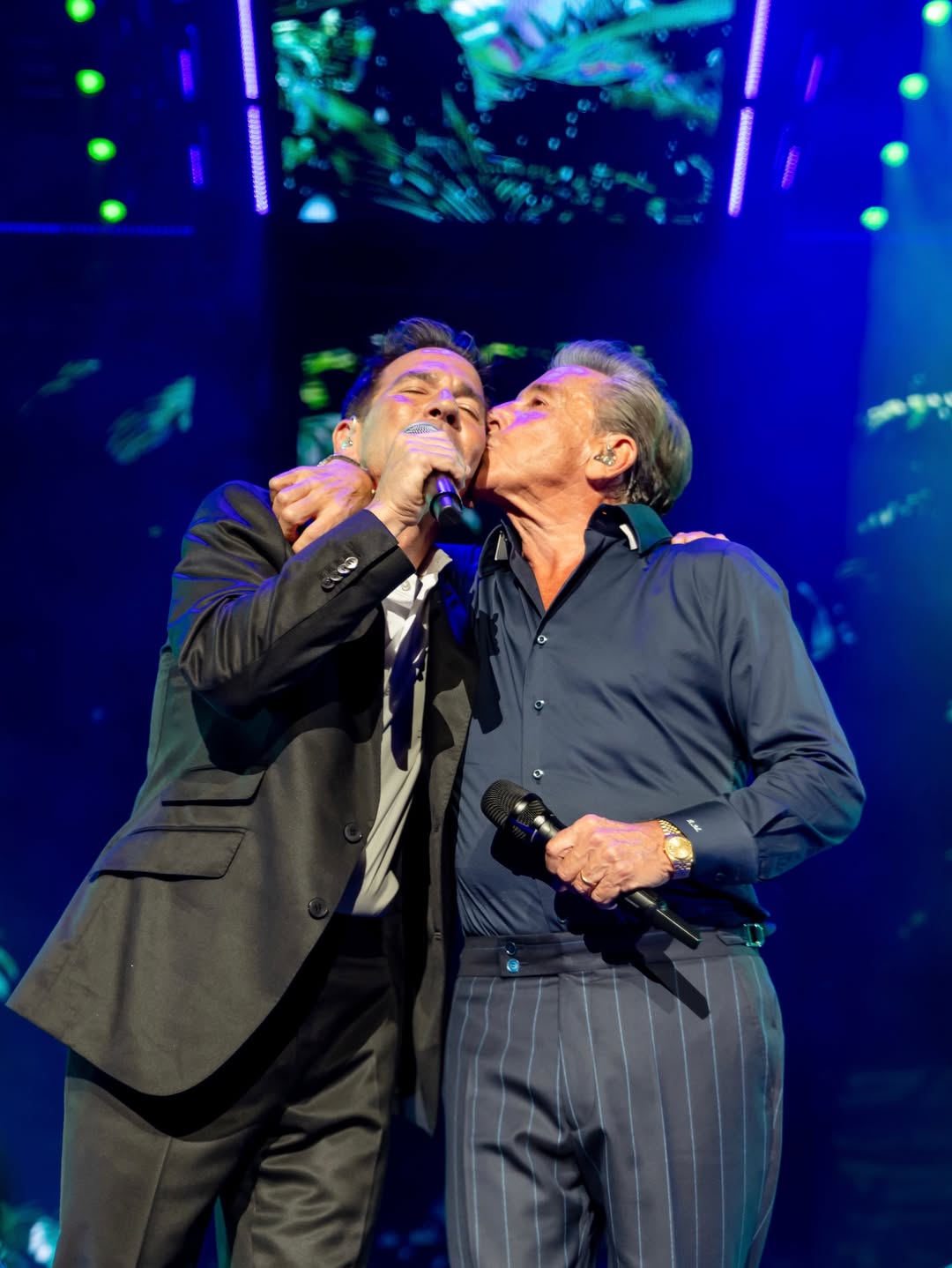 Héctor Montaner junto a su padre, Ricardo | Fuente: Instagram/hmontaner