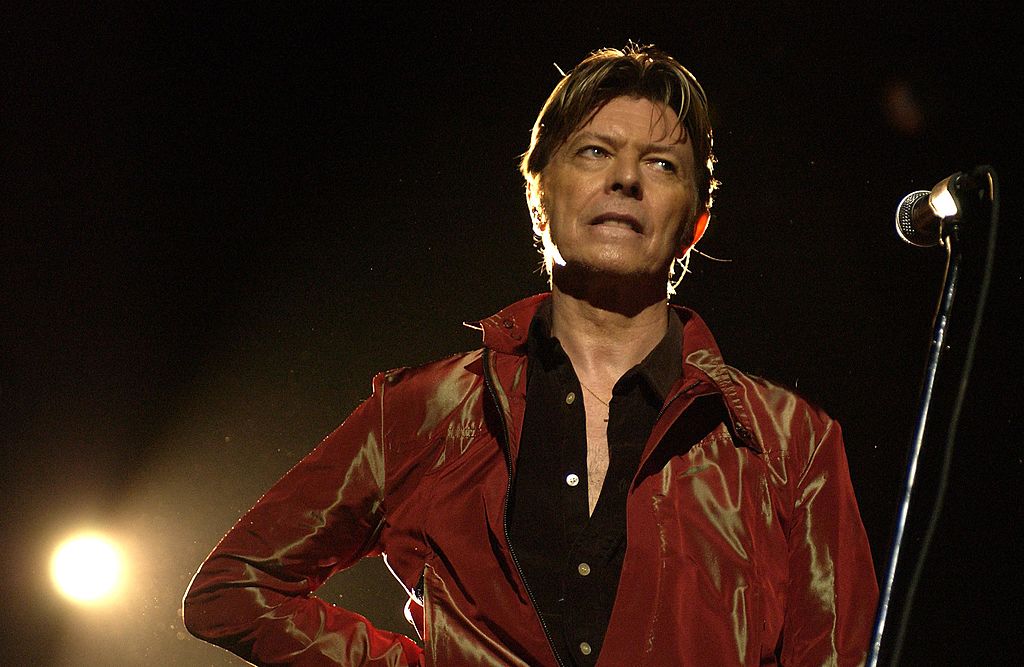 David Bowie actúa en 2010 | Fuente: Getty Images