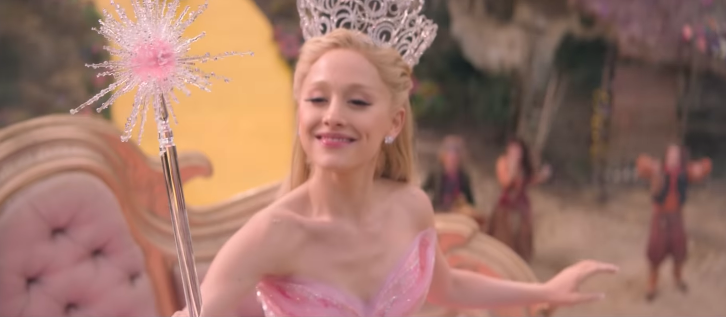 Ariana Grande interpretando a su personaje Glinda en el tráiler de "Wicked", publicado el 5 de septiembre de 2024 | Fuente: Instagram/wickedmovie