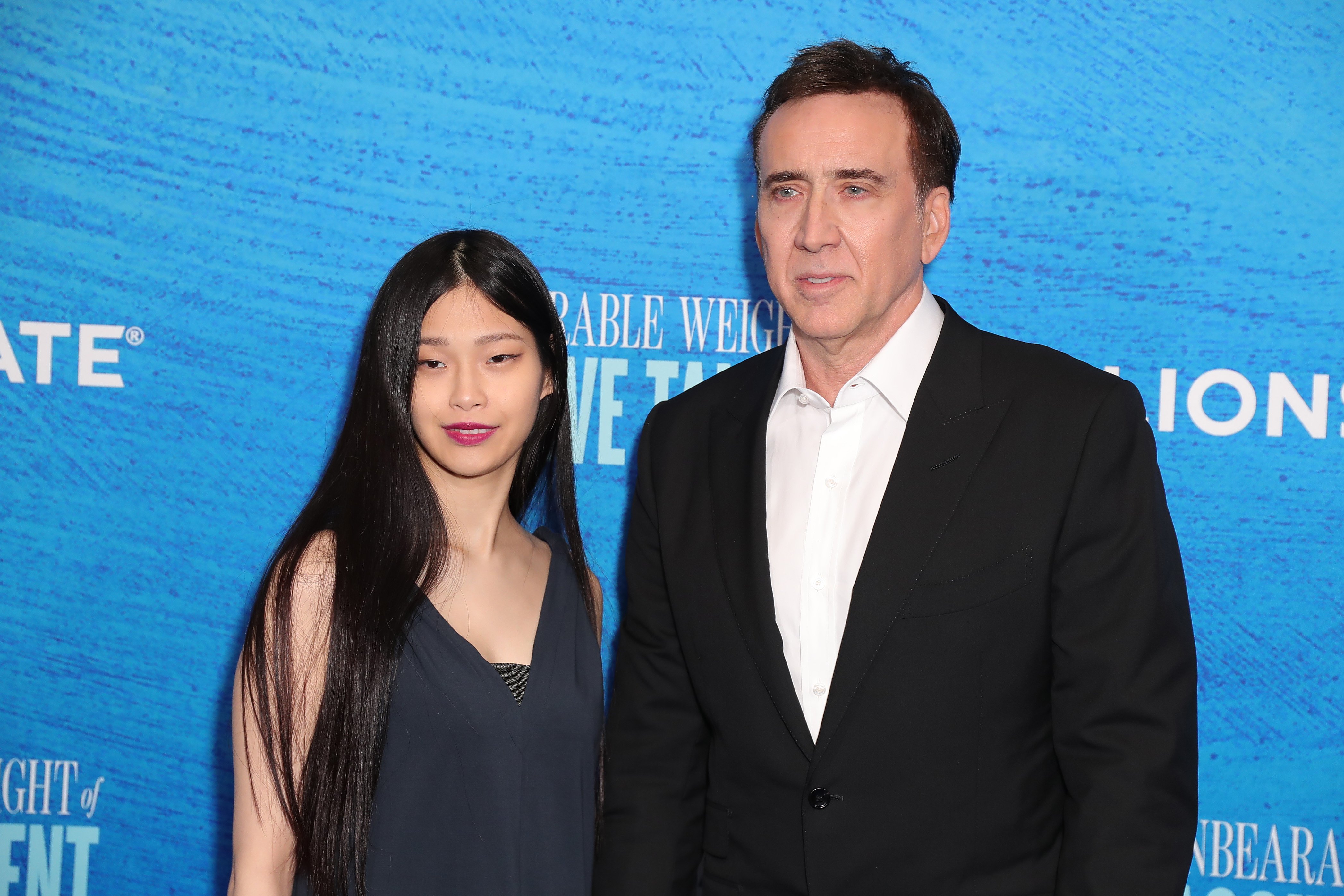 Riko Shibata y Nicolas Cage asisten a la proyección especial de Los Ángeles de "El peso insoportable del talento masivo" en el DGA Theatre Complex el 18 de abril de 2022 en Los Ángeles, California. | Foto: Getty Images
