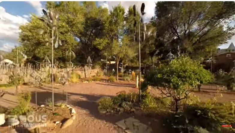 Las vistas exteriores del rancho Pecos River de Val Kilmer, de un post fechado el 9 de junio de 2022 | Fuente: Youtube/@Famous_Entertainment