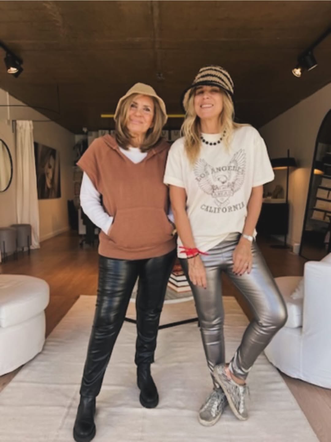 Flavia Palmiero posando junto a su madre, Yuli Laterra | Fuente: Instagram/flapalmiero