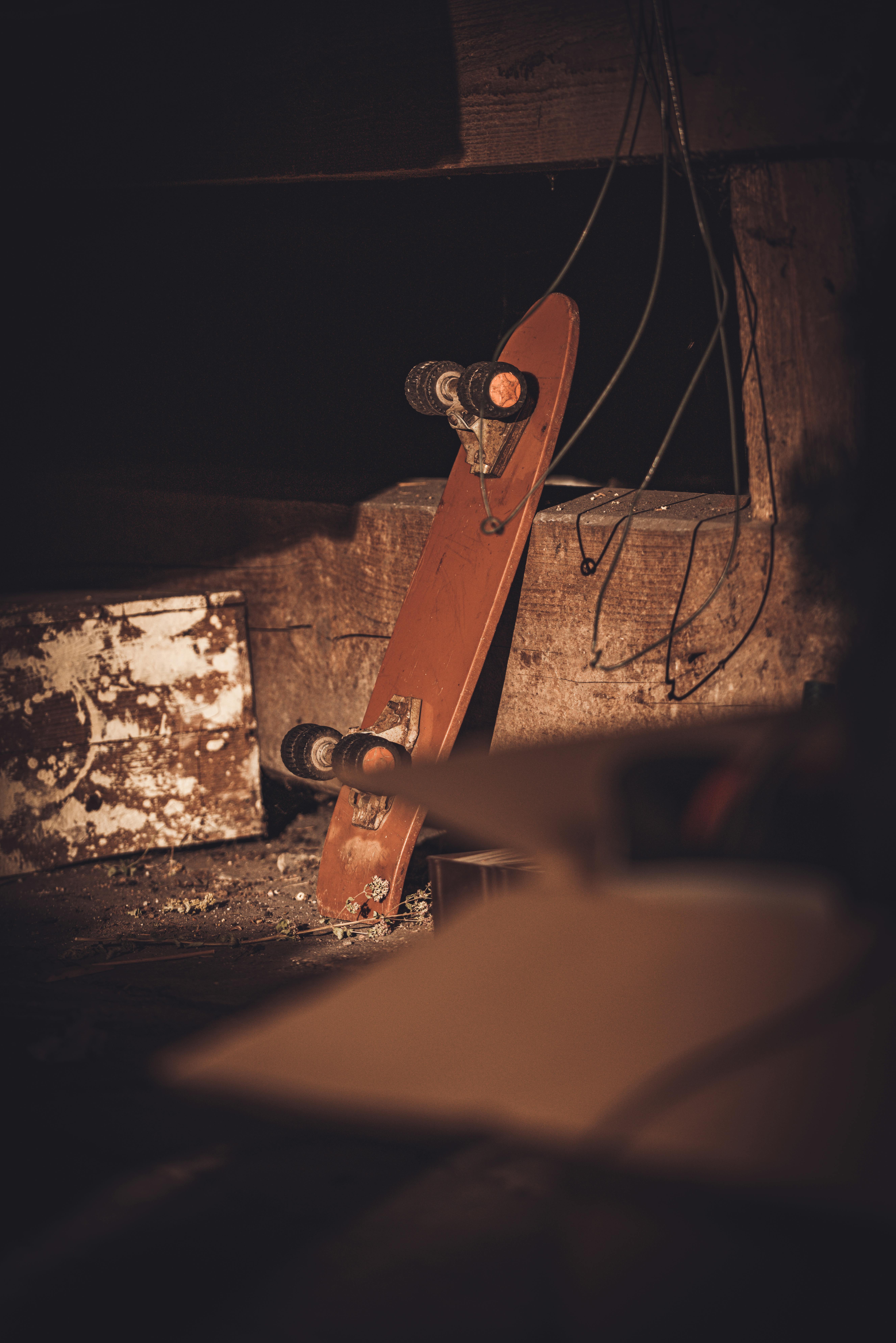 Un vecchio skateboard | Fonte: Pexels