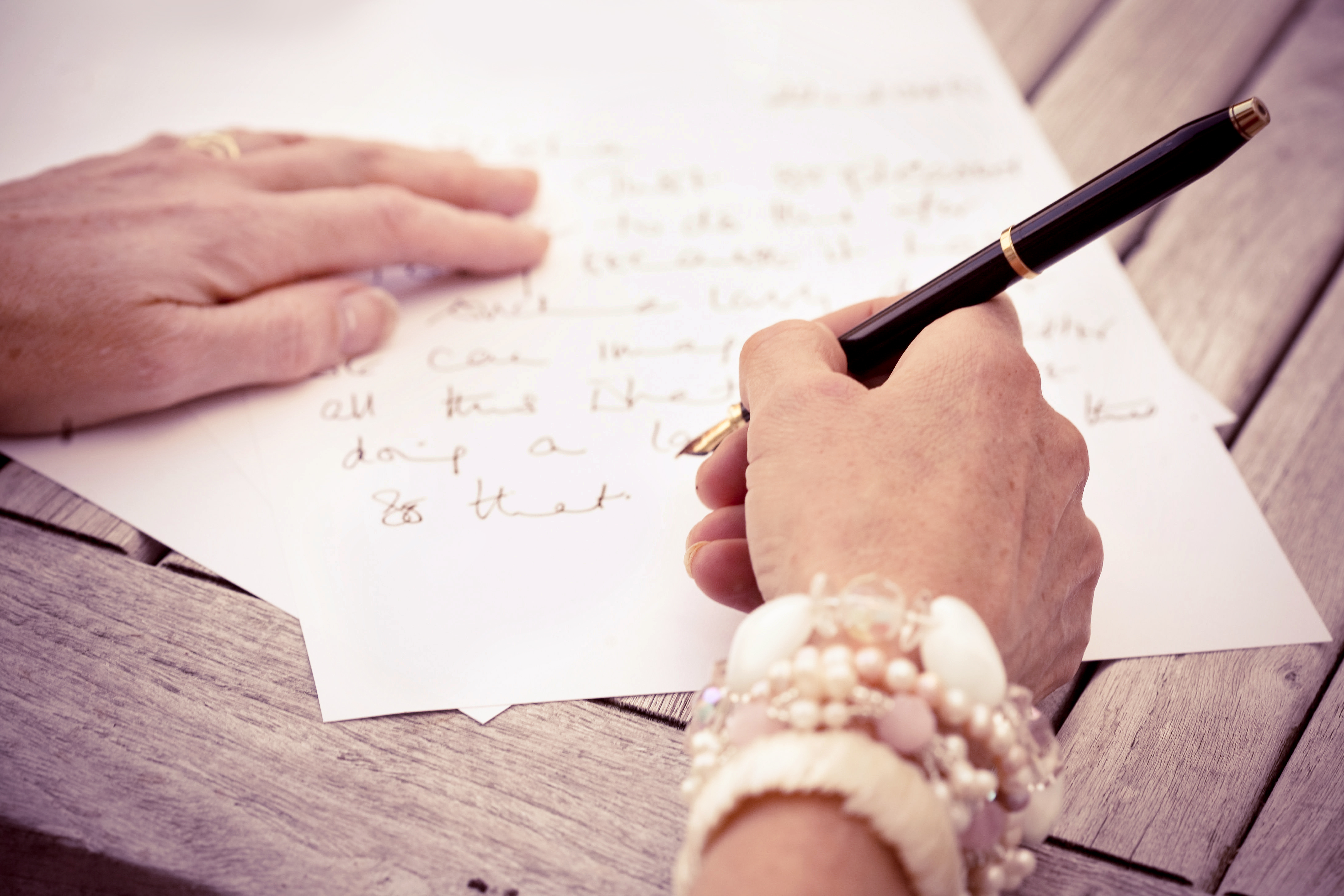 Escribiendo cartas | Foto: Getty Images