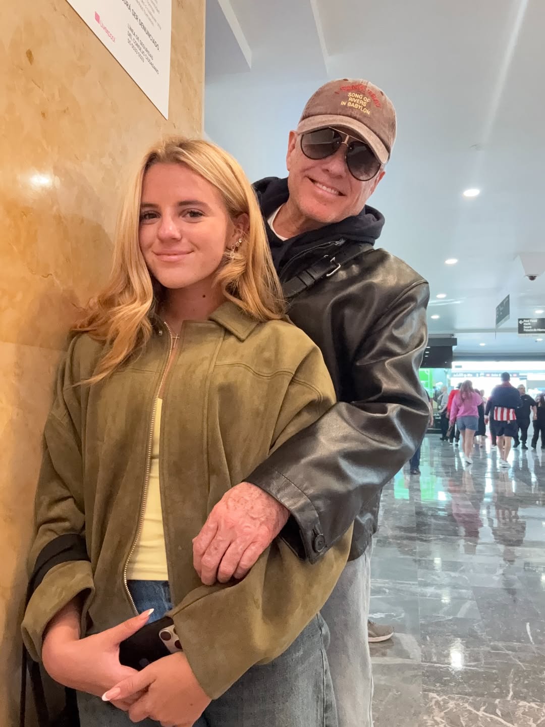 Alexis Ayala compartiendo junto a su hija menor, Roberta, fruto de su relación con Fernanda López | Fuente: Instagram/alexisayala