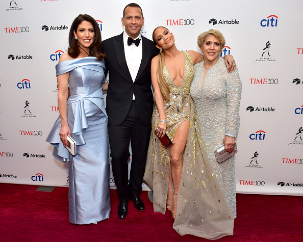 24 de abril: (De izquierda a derecha) Lynda López, Alex Rodríguez, Jennifer López y Guadalupe Rodríguez asisten a la Gala TIME 100 de 2018 en Jazz at Lincoln Center, el 24 de abril de 2018, en la ciudad de Nueva York. | Fuente: Getty Images