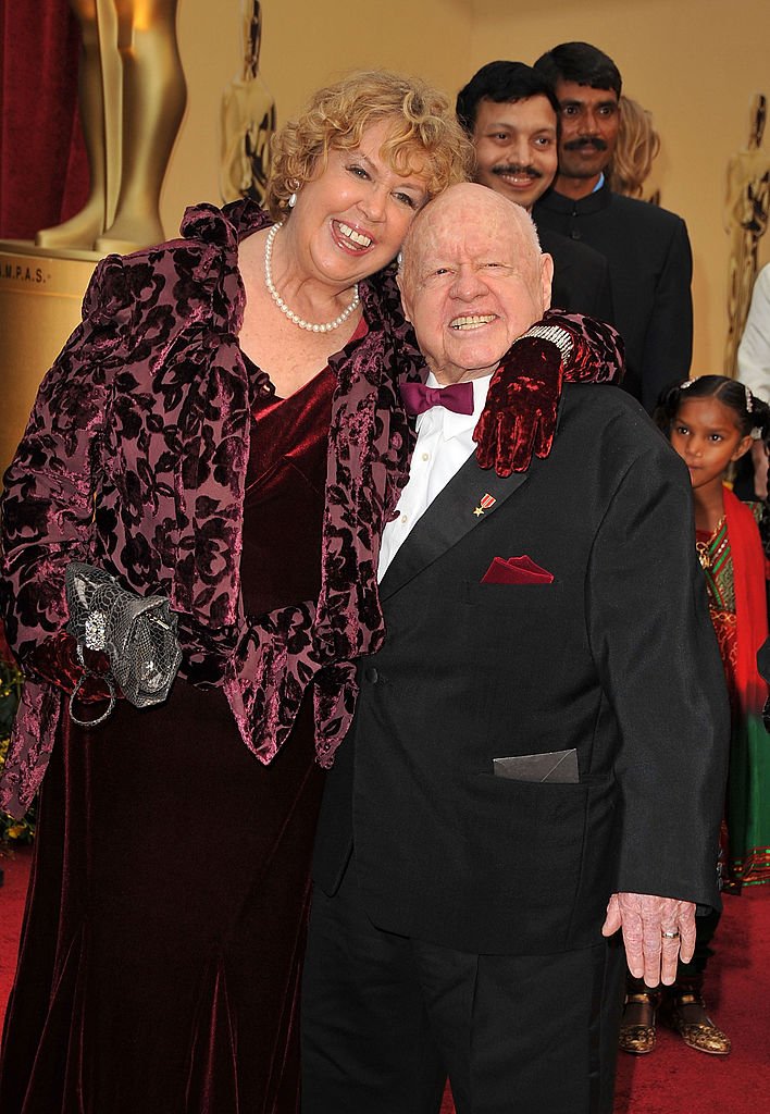 Mickey Rooney y Jan Chamberlin el 22 de febrero de 2009 en Hollywood, California. | Foto: Getty Images