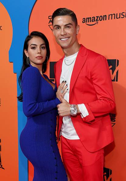 Cristiano Ronaldo y Georgina Rodríguez asisten a los MTV EMAs 2019 en el Centro de Conferencias y Exposiciones FIBES el 3 de noviembre de 2019 en Sevilla, España | Fuente: Getty Images