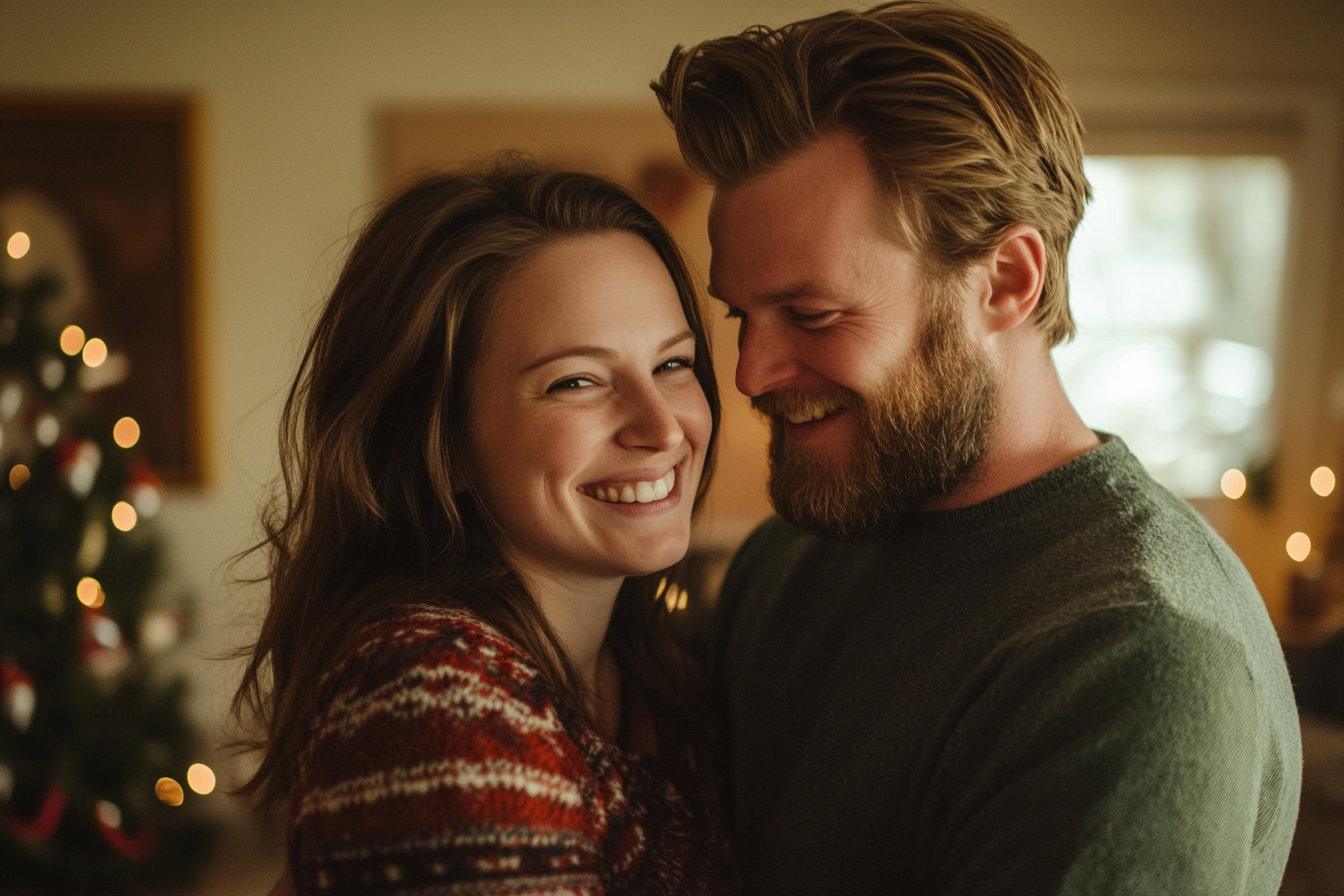 Una mujer con una sonrisa pícara hablando con su marido | Fuente: Midjourney