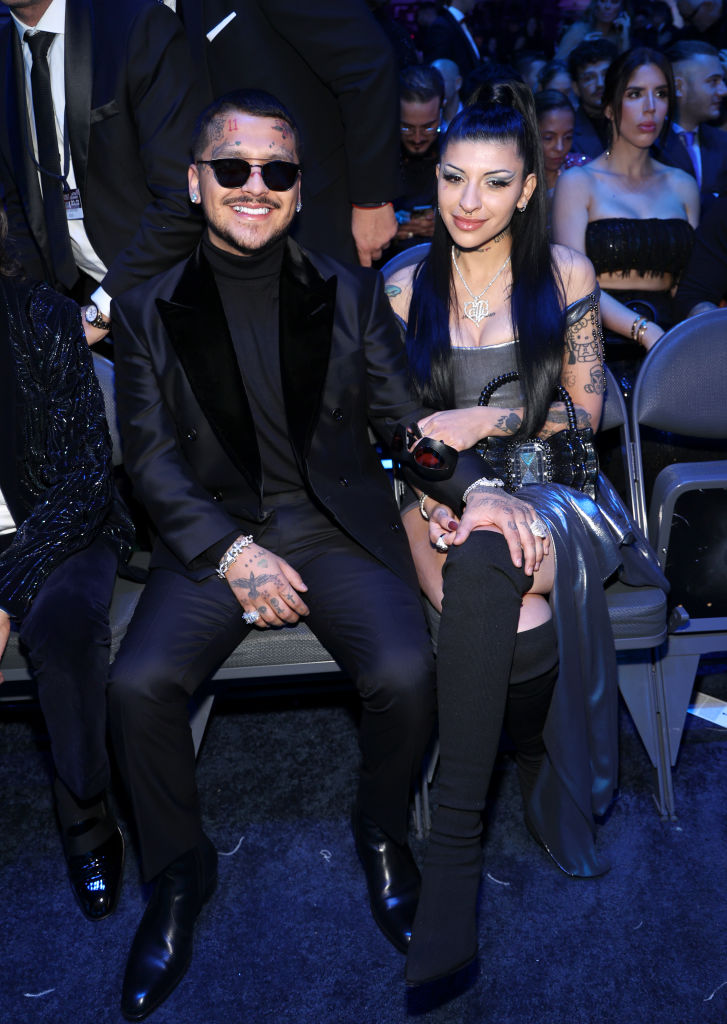 Christian Nodal y Cazzu asisten a la 23a Entrega Anual del Latin Grammy en el Michelob ULTRA Arena el 17 de noviembre de 2022 en Las Vegas, Nevada. | Fuente: Getty Images