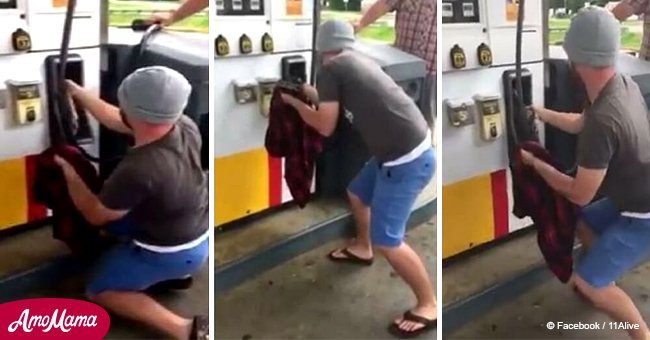 Hombre saca serpiente de 4 pies de un lugar inimaginable en estación de servicio. Es tan aterrador