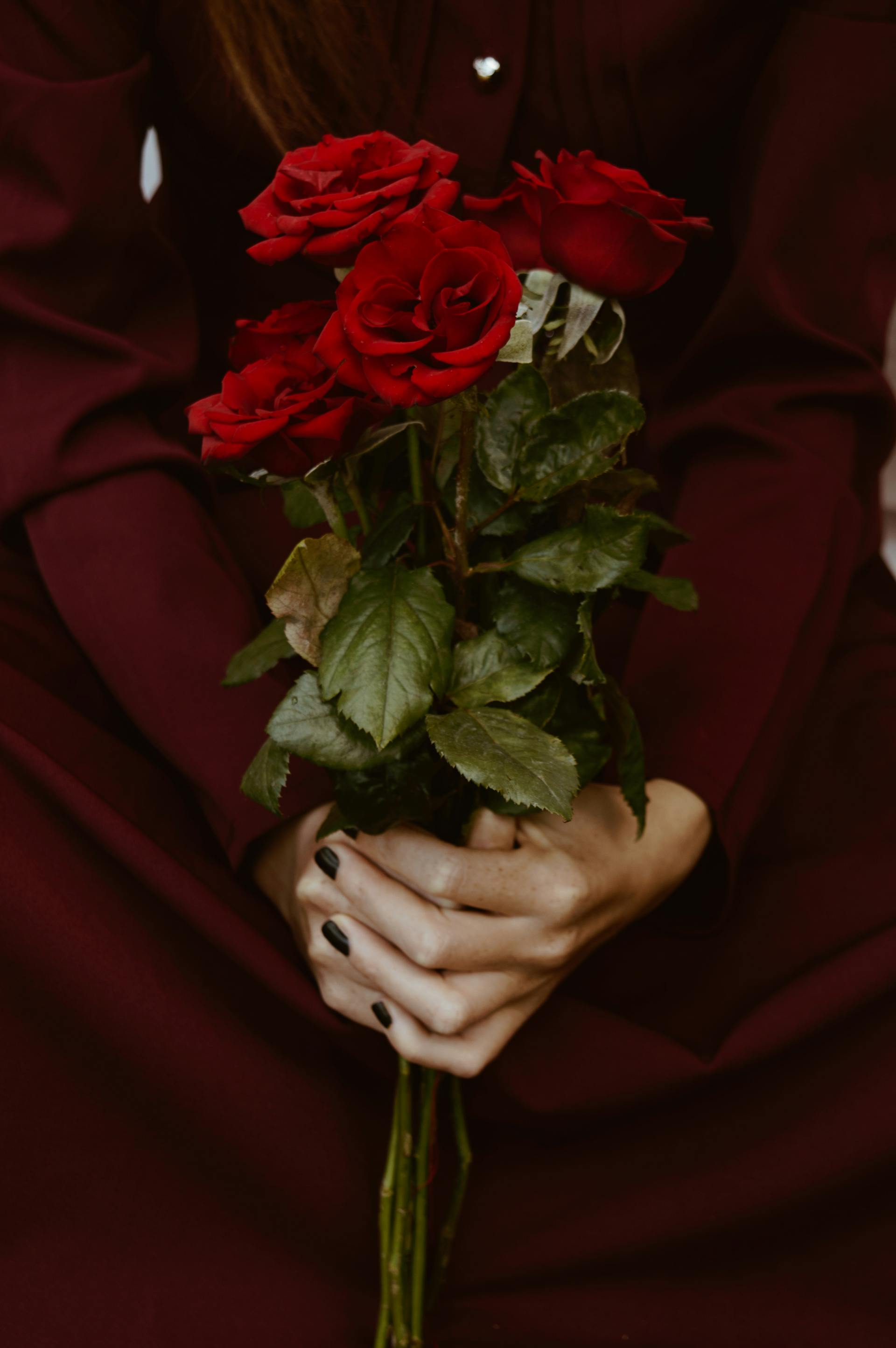 Una mujer con un vestido rojo | Fuente: Pexels