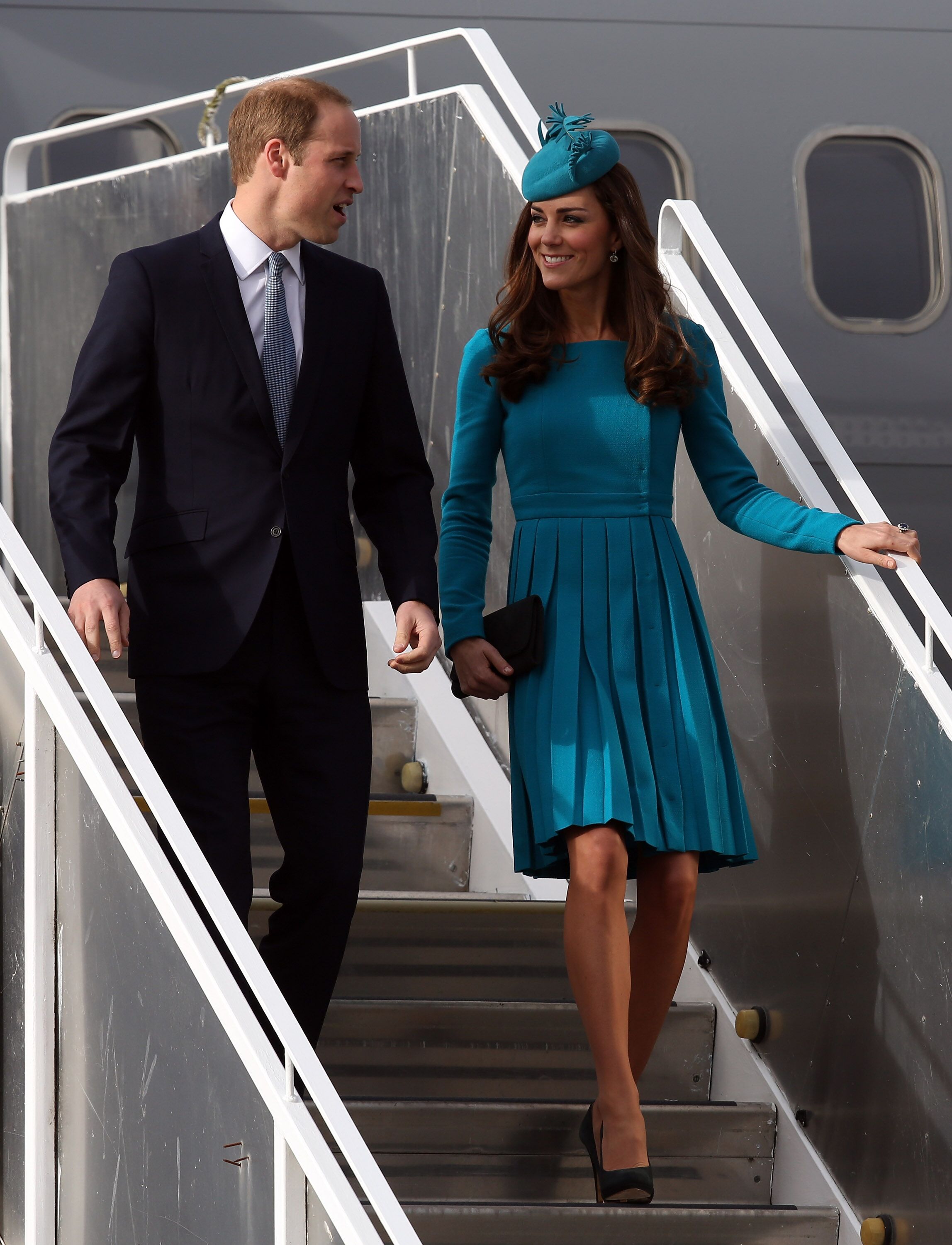 El príncipe William y Kate llegan al aeropuerto internacional de Dunedin en Dunedin, Nueva Zelanda. | Foto: Getty Images