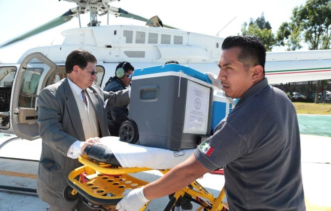 Algunos de los órganos fueron transportados en helicóptero. Fuente: Twitter/AztecaNoticias
