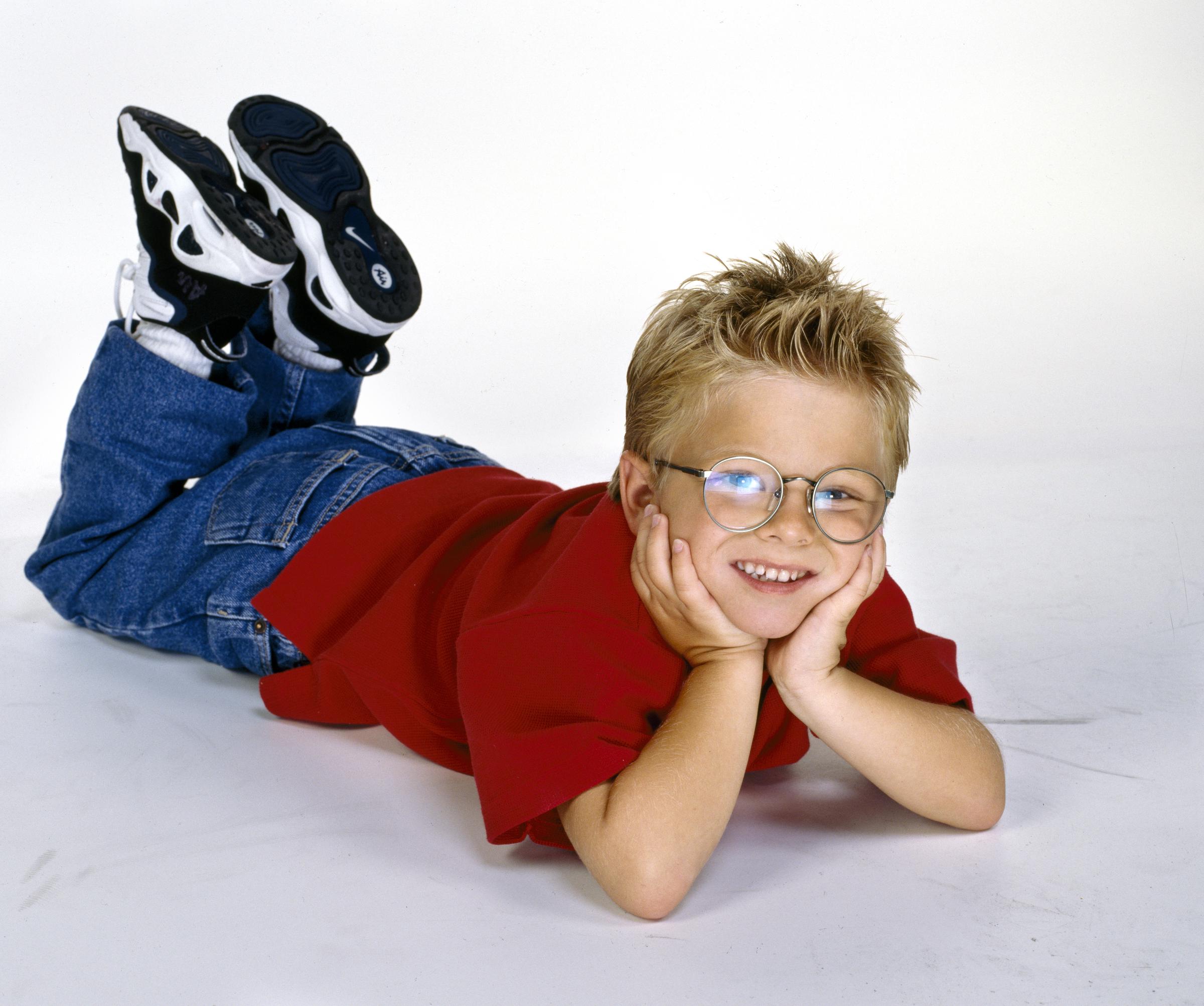 El niño actor durante una escena de "Meego" en 1997 | Fuente: Getty Images