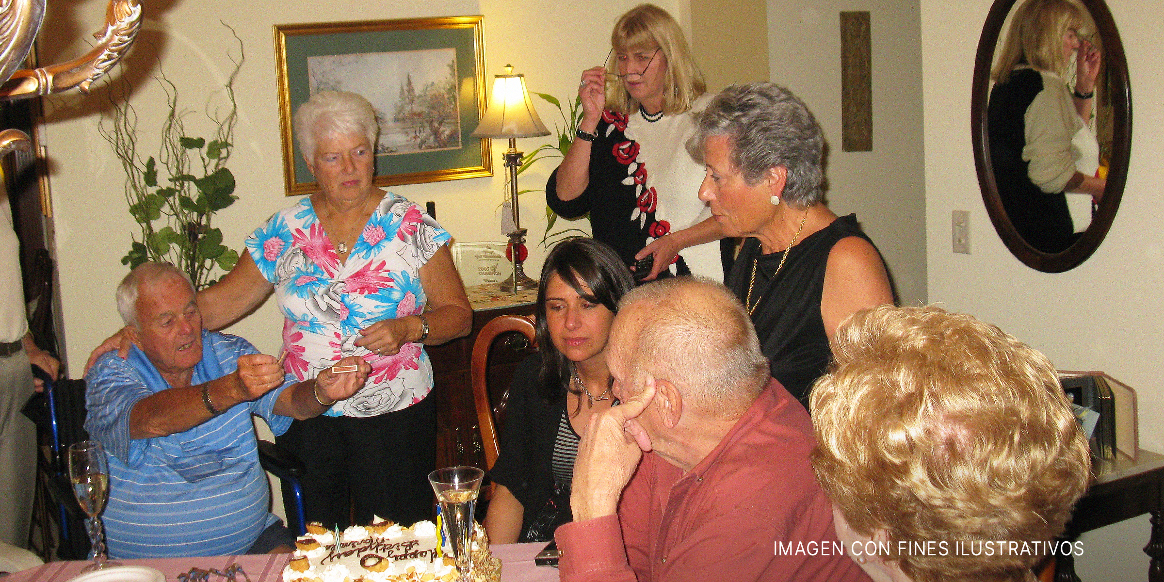 Familia y amigos en una fiesta de cumpleaños | Fuente: Flickr.com/Stevie Rocco (CC BY 2.0)