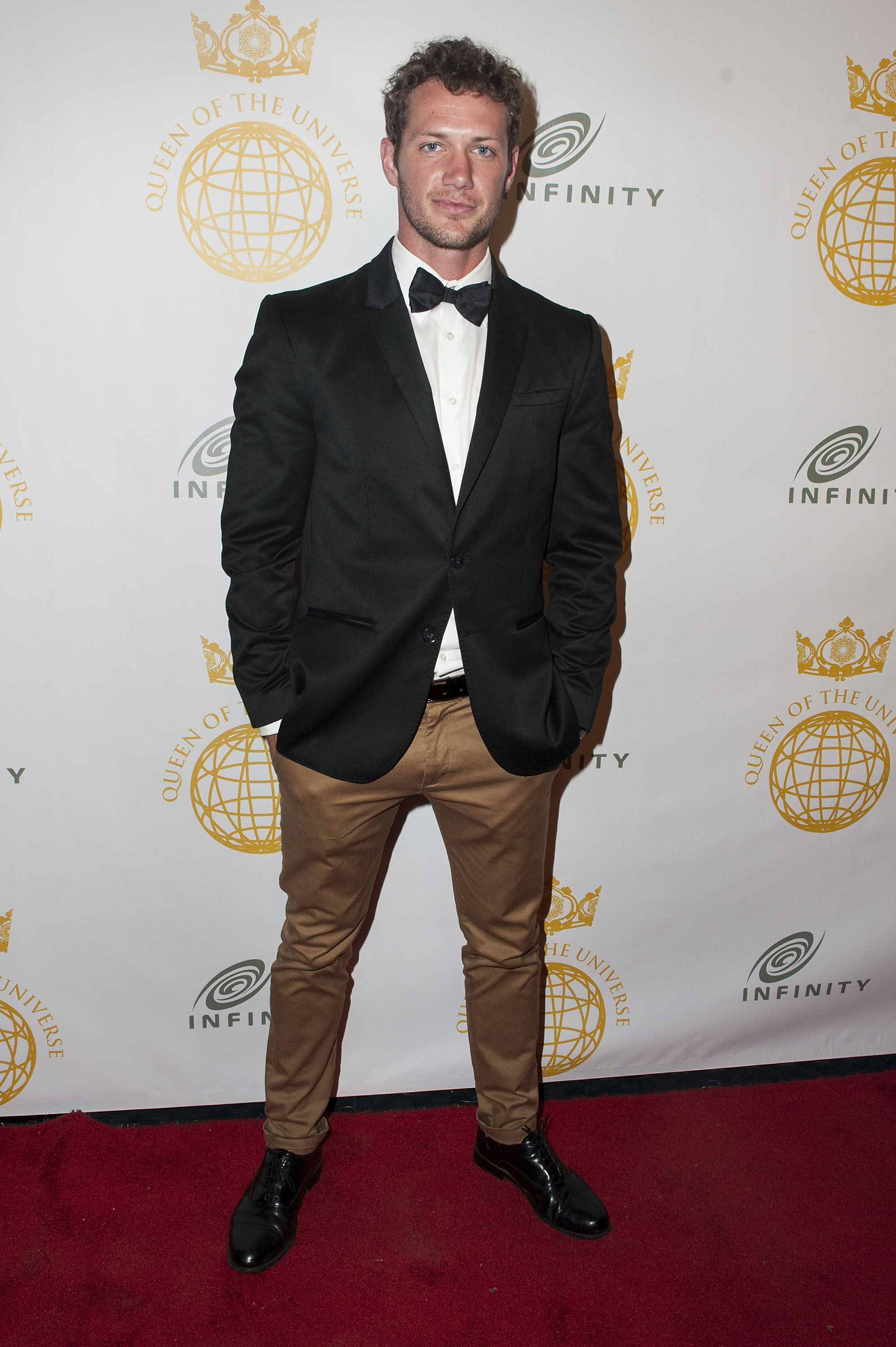 Johnny Wactor en el Concurso Internacional de Belleza Reina del Universo en California en 2014 | Fuente: Getty Images