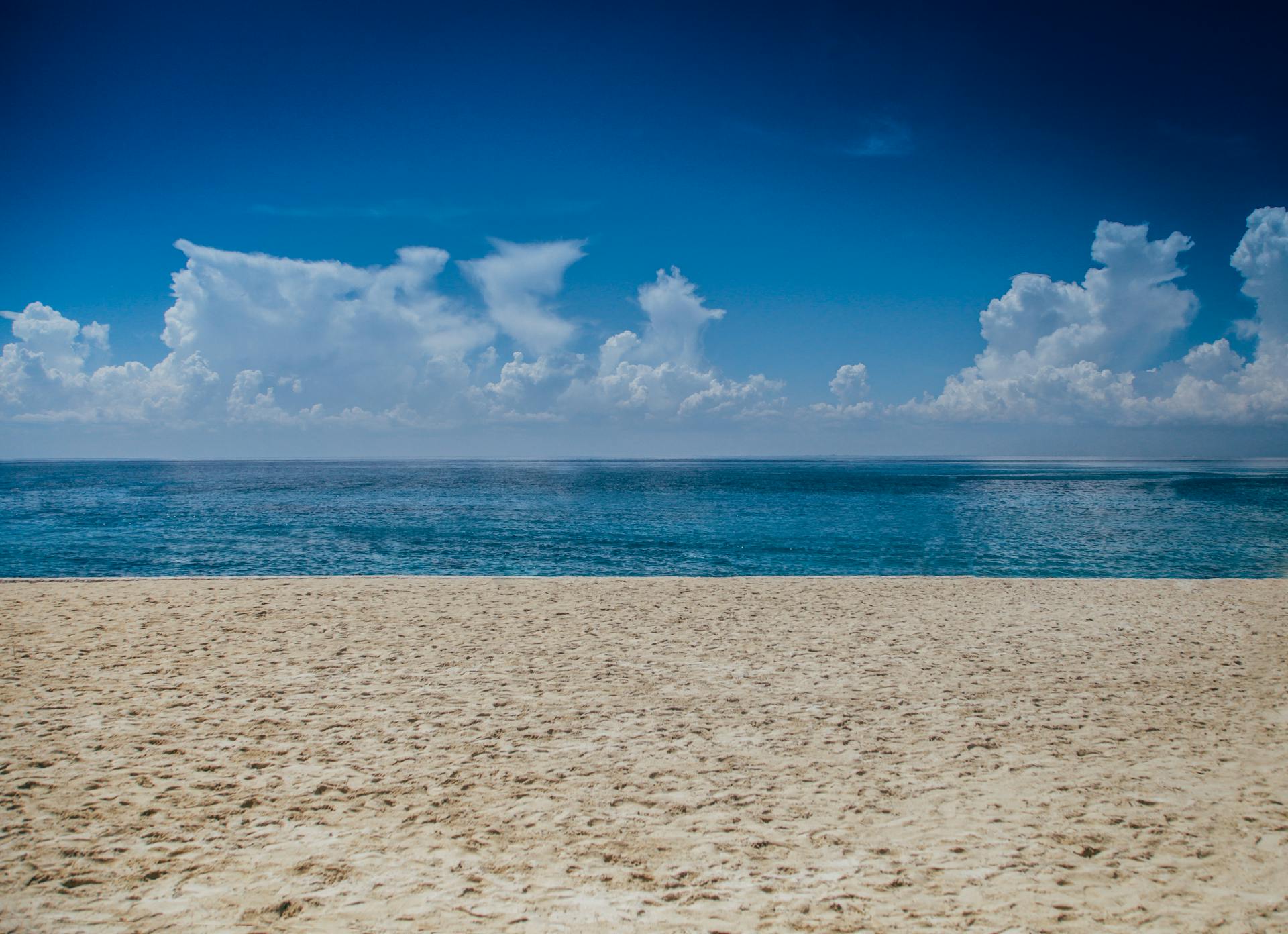 Una playa vacía | Fuente: Pexels