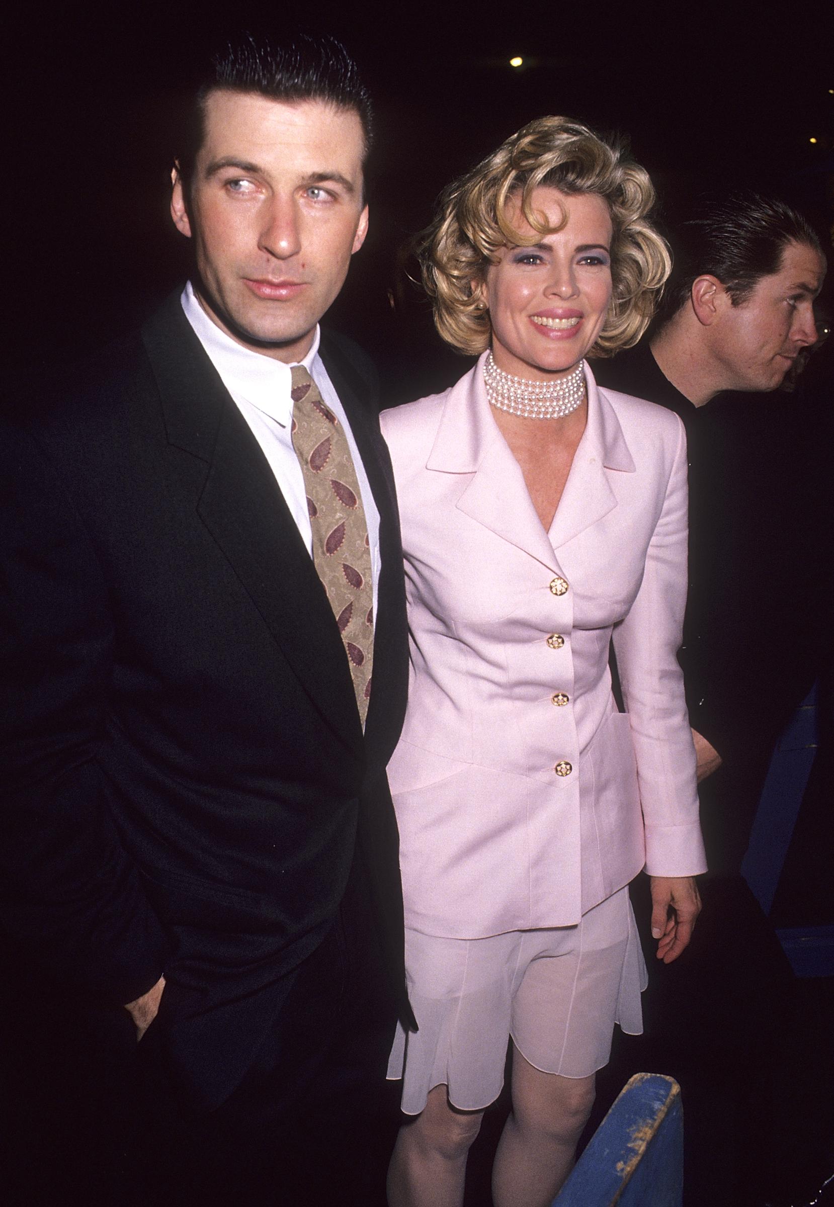 Alec Baldwin y Kim Basinger el 12 de abril de 1992 | Fuente: Getty images