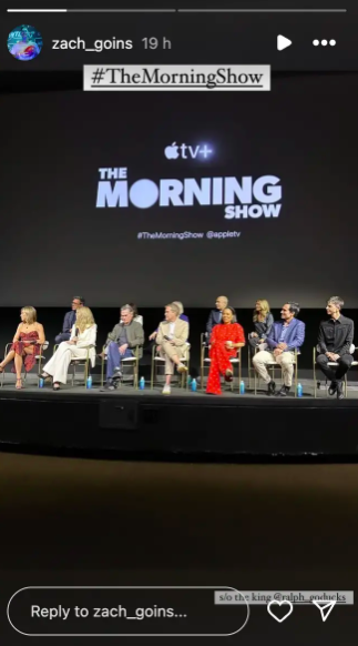 Jennifer Aniston sentada en un panel con sus coprotagonistas en el Evento FYC de los Emmy para "The Morning Show" de Apple TV+, publicado el 3 de junio de 2024 | Fuente: Instagram/zach_goins