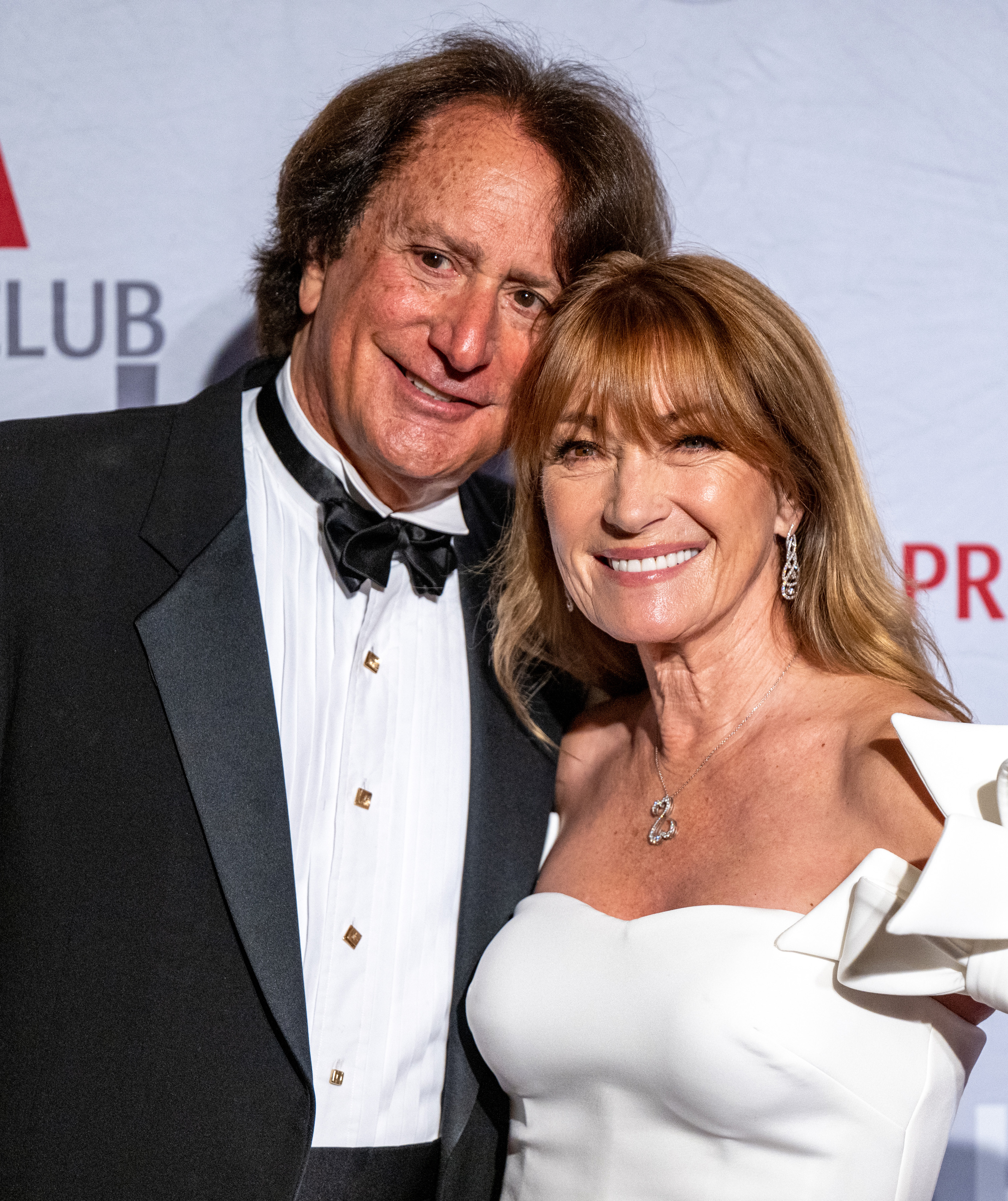 John Zambetti y Jane Seymour asisten a la 66 edición de los Premios Anuales de Periodismo del Sur de California el 23 de junio de 2024, en Los Ángeles, California | Fuente: Getty Images