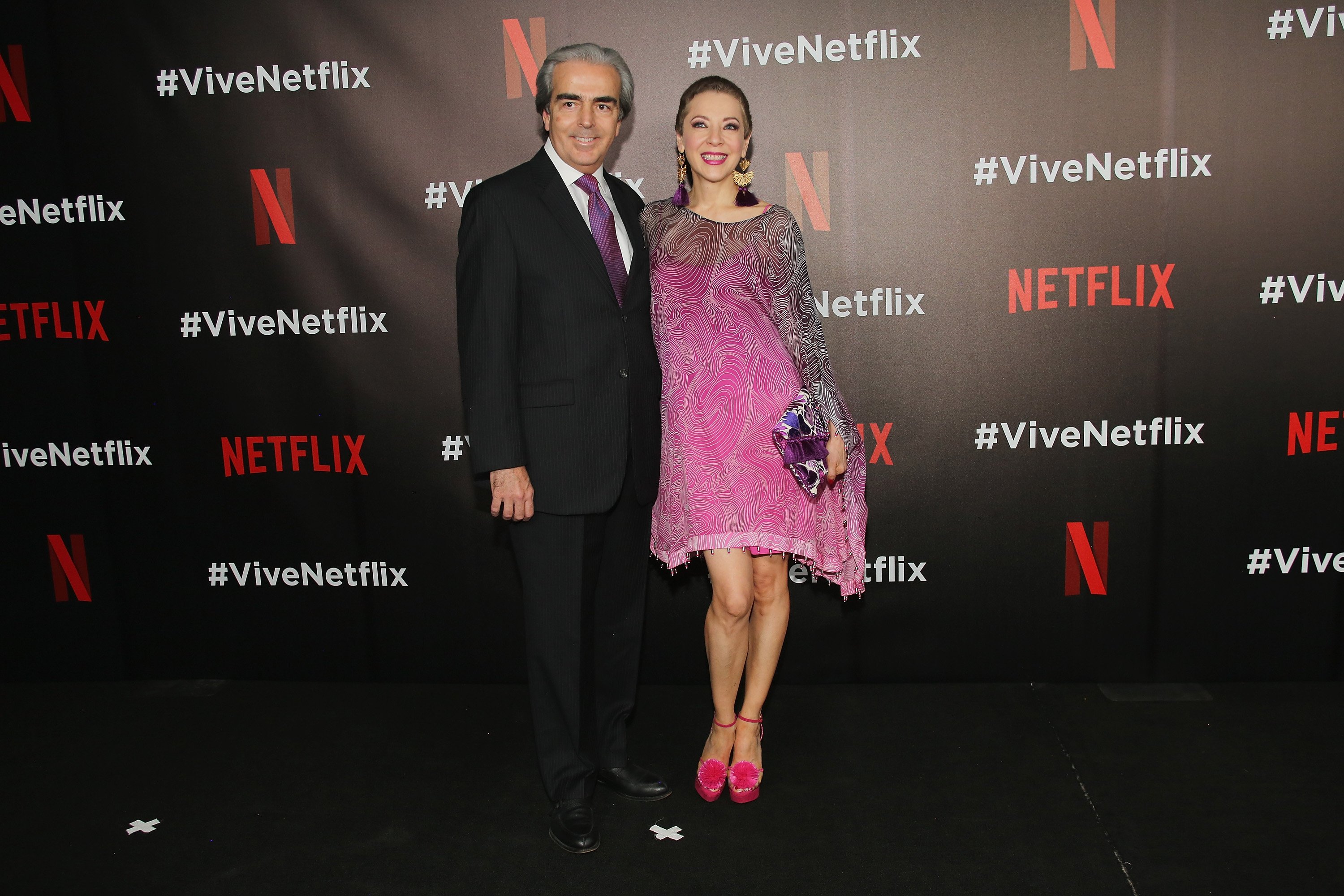 Lorenzo Lazo y Edith González asisten a Vive Netflix 2017 en el Museo Casa de la Bola, el 2 de agosto de 2017 en Ciudad de México | Imagen: Getty Images