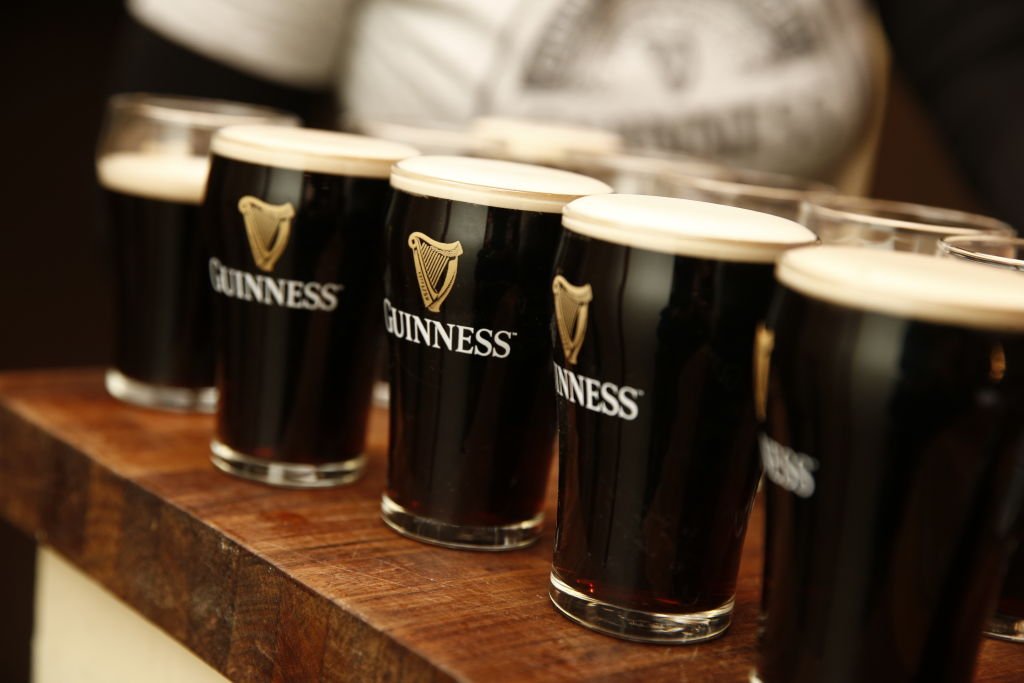 Pintas de cerveza Guinness. | Foto: Getty Images