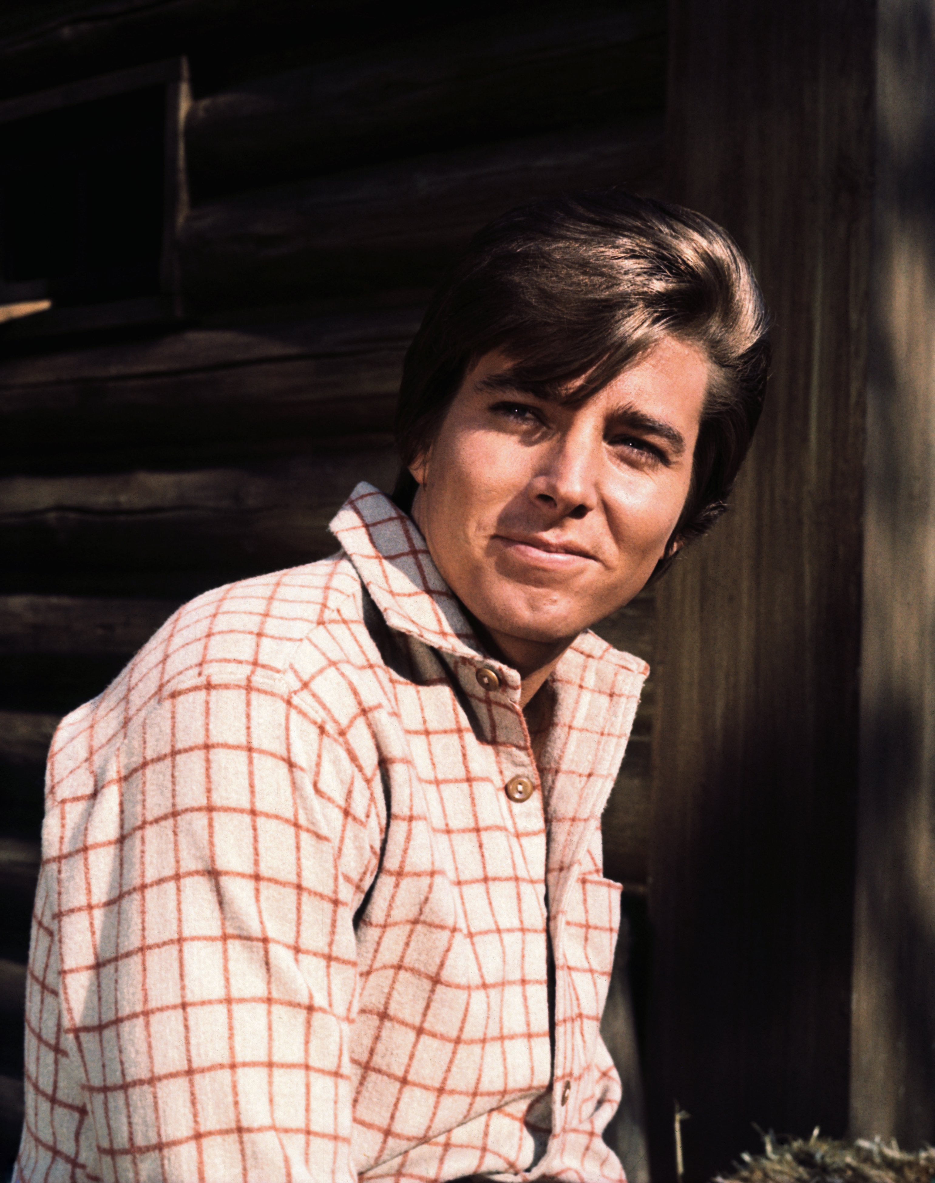 La estrella del pop y actor de televisión Bobby Sherman posando para una foto | Fuente: Getty Images