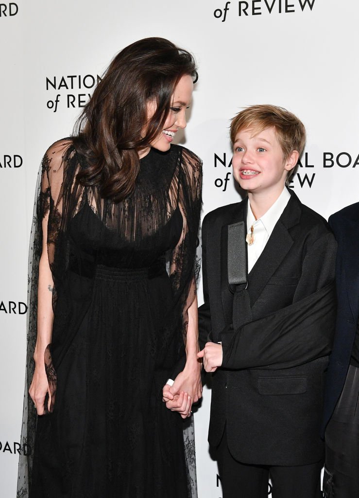 Angelina y Shiloh asisten a la Gala de Premios de la Junta Nacional de Revisión de 2018. | Foto: Getty Images 